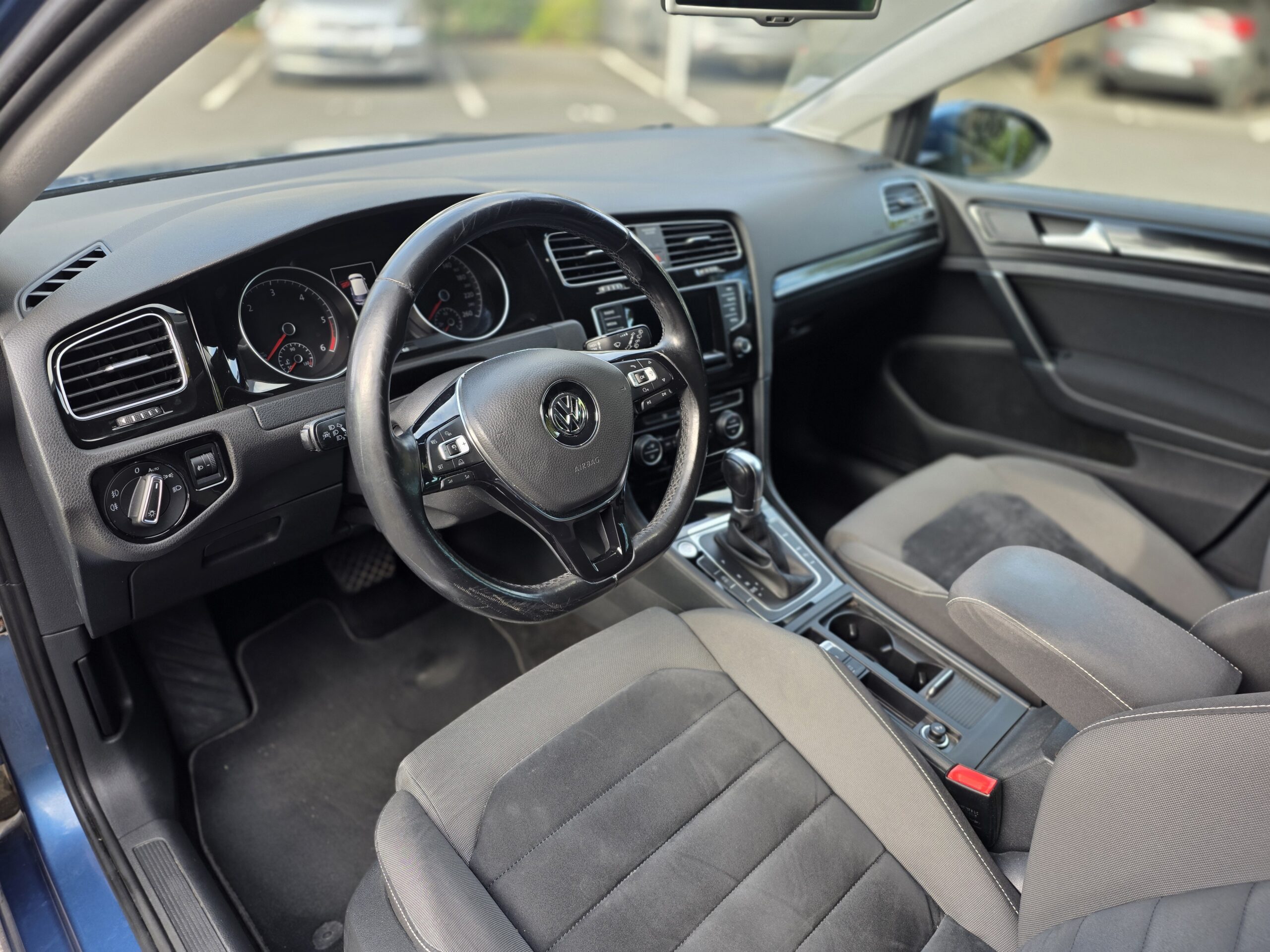 VOLKSWAGEN GOLF VII – 2.0 TDI 150ch DSG6 Finition CARAT
