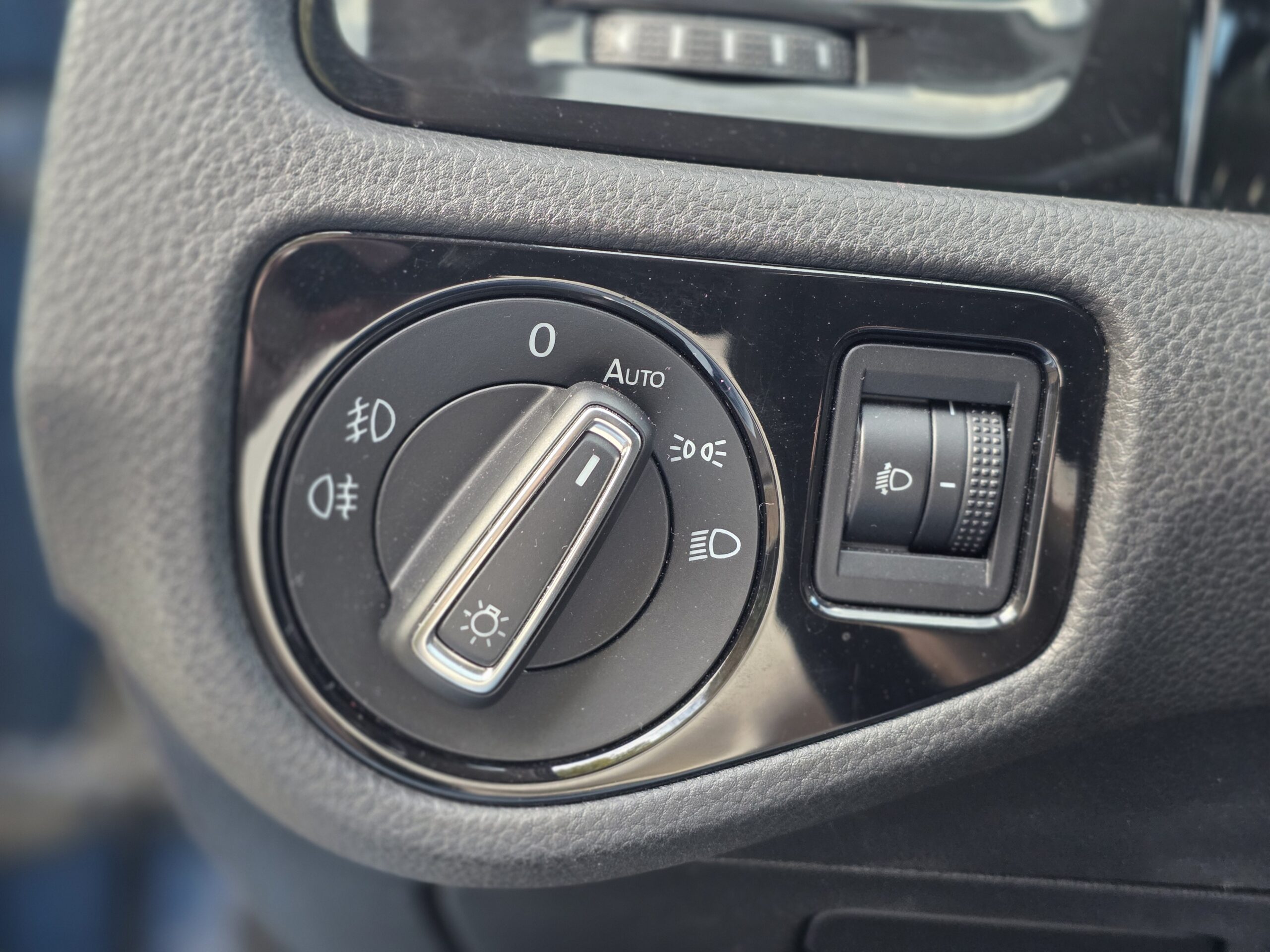 VOLKSWAGEN GOLF VII – 2.0 TDI 150ch DSG6 Finition CARAT