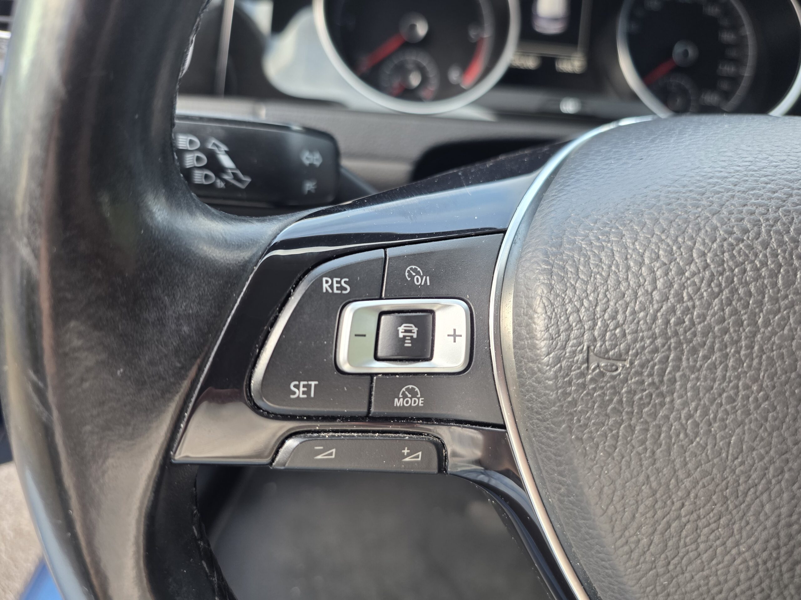 VOLKSWAGEN GOLF VII – 2.0 TDI 150ch DSG6 Finition CARAT