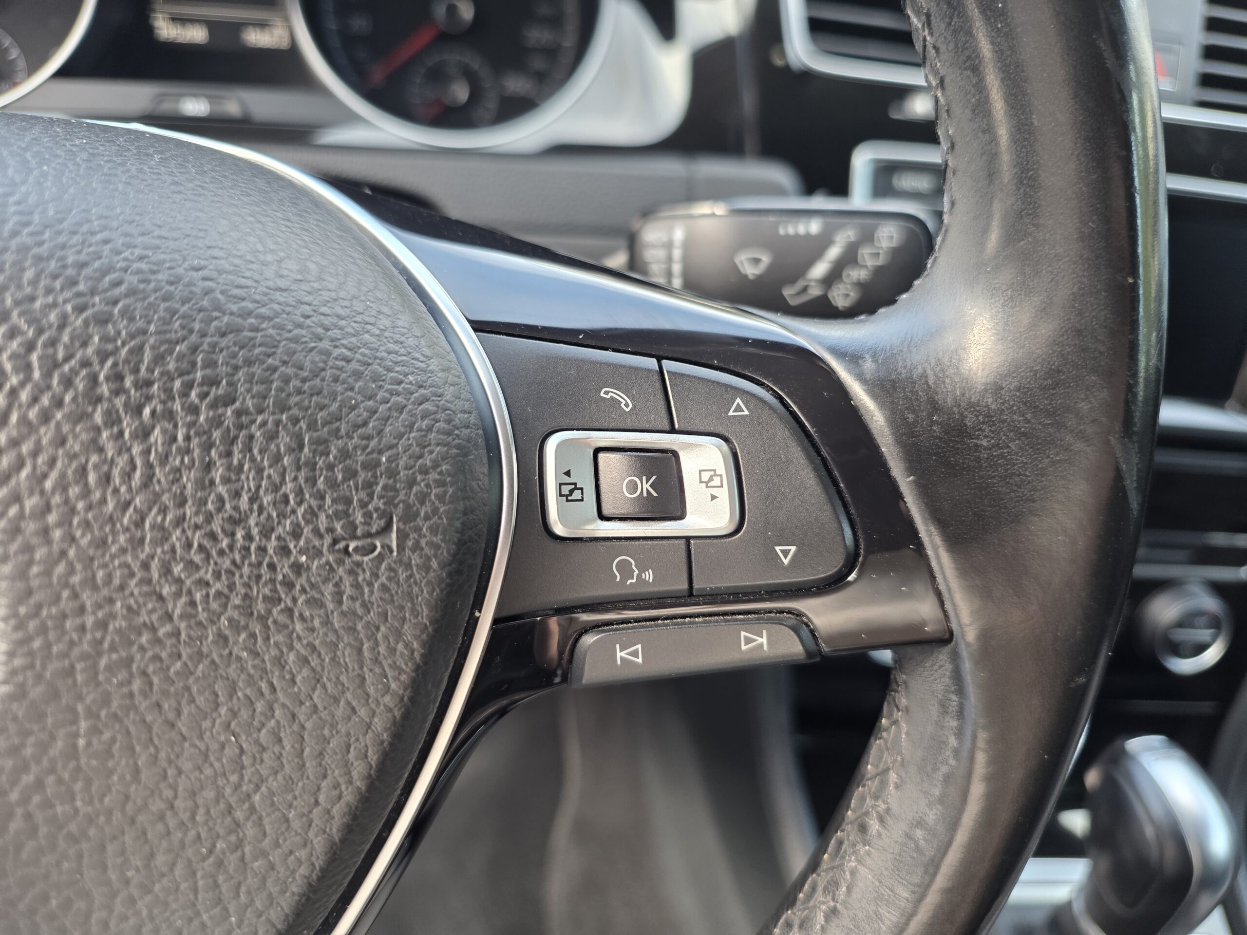 VOLKSWAGEN GOLF VII – 2.0 TDI 150ch DSG6 Finition CARAT