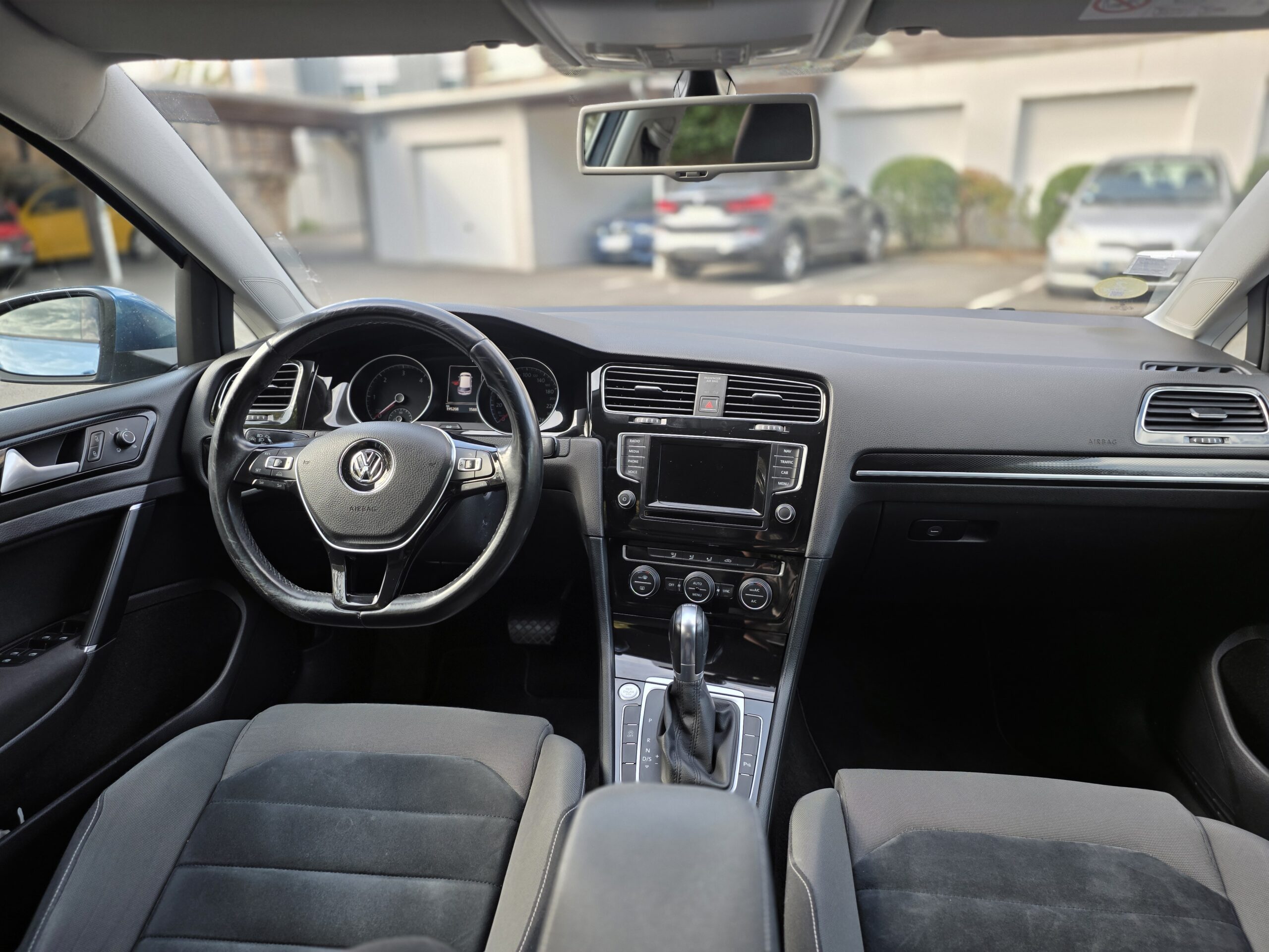 VOLKSWAGEN GOLF VII – 2.0 TDI 150ch DSG6 Finition CARAT