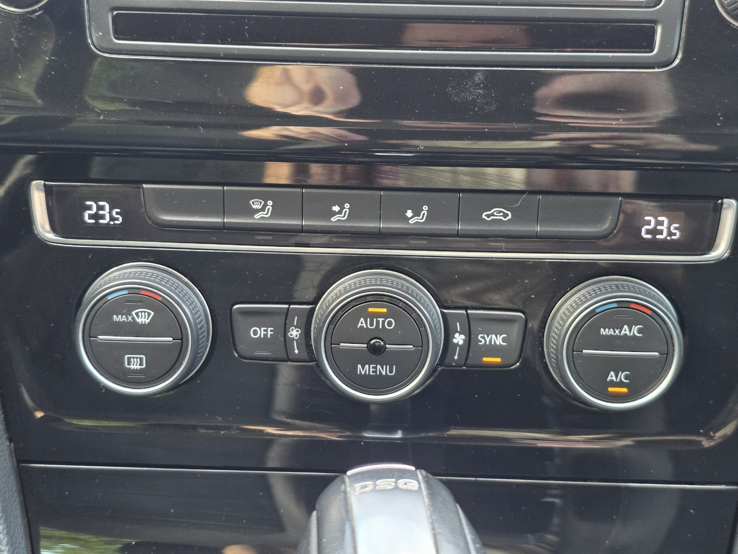 VOLKSWAGEN GOLF VII – 2.0 TDI 150ch DSG6 Finition CARAT