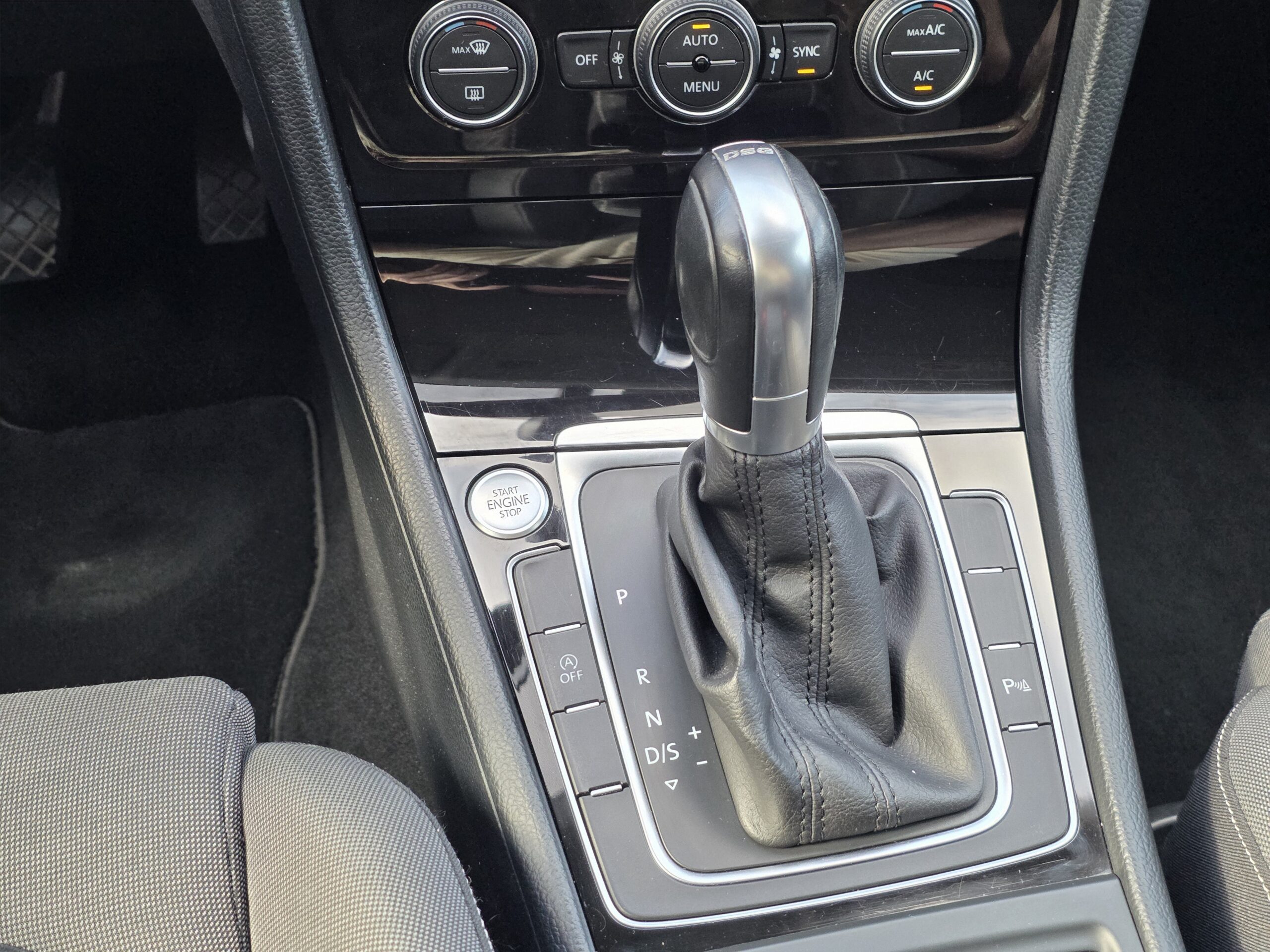VOLKSWAGEN GOLF VII – 2.0 TDI 150ch DSG6 Finition CARAT