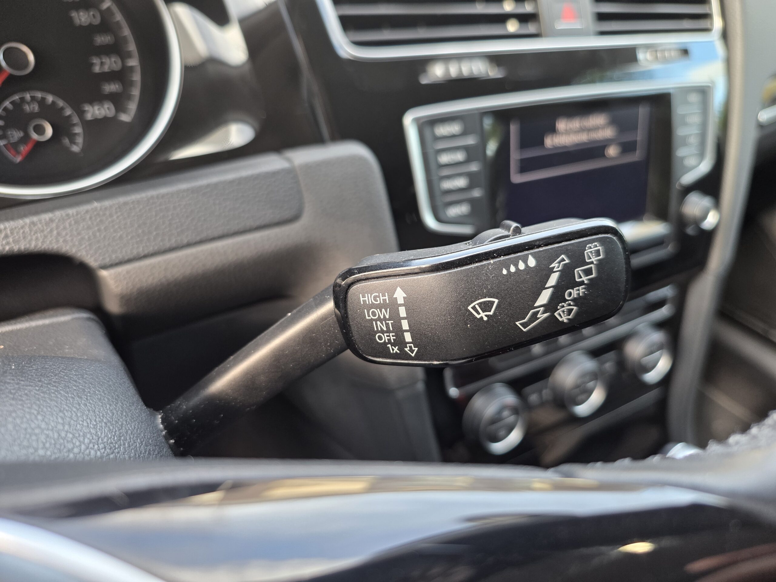 VOLKSWAGEN GOLF VII – 2.0 TDI 150ch DSG6 Finition CARAT