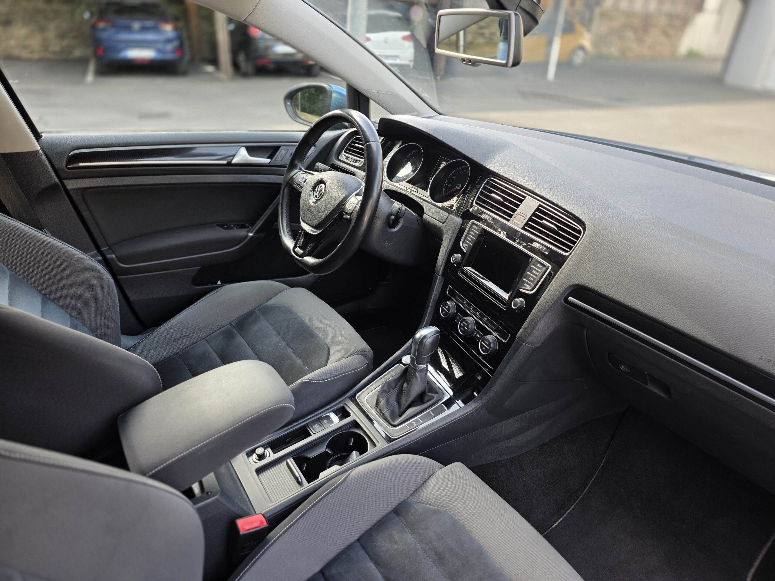 VOLKSWAGEN GOLF VII – 2.0 TDI 150ch DSG6 Finition CARAT