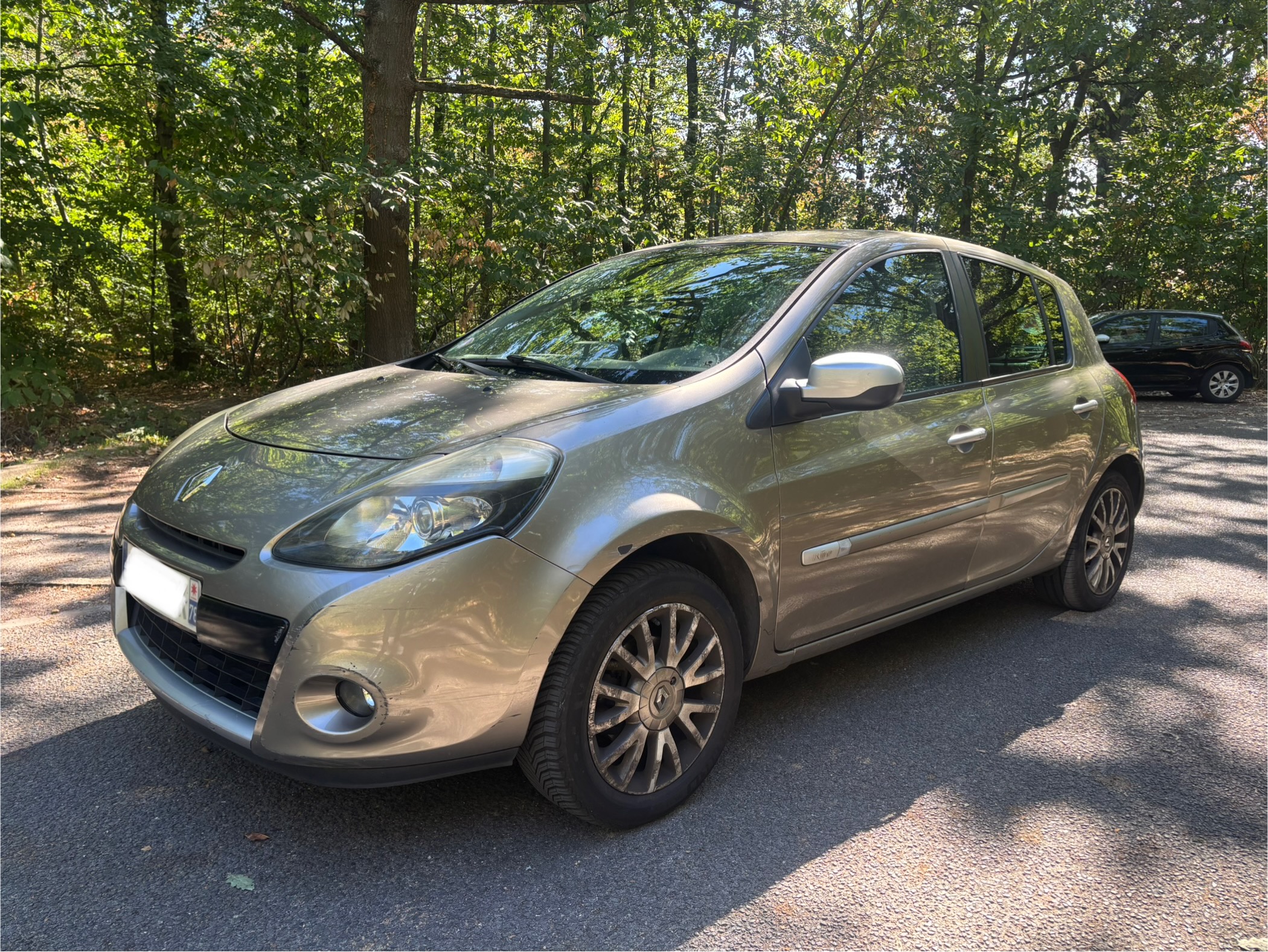 RENAULT Clio III 1.6 i 16V 11O INITIALE