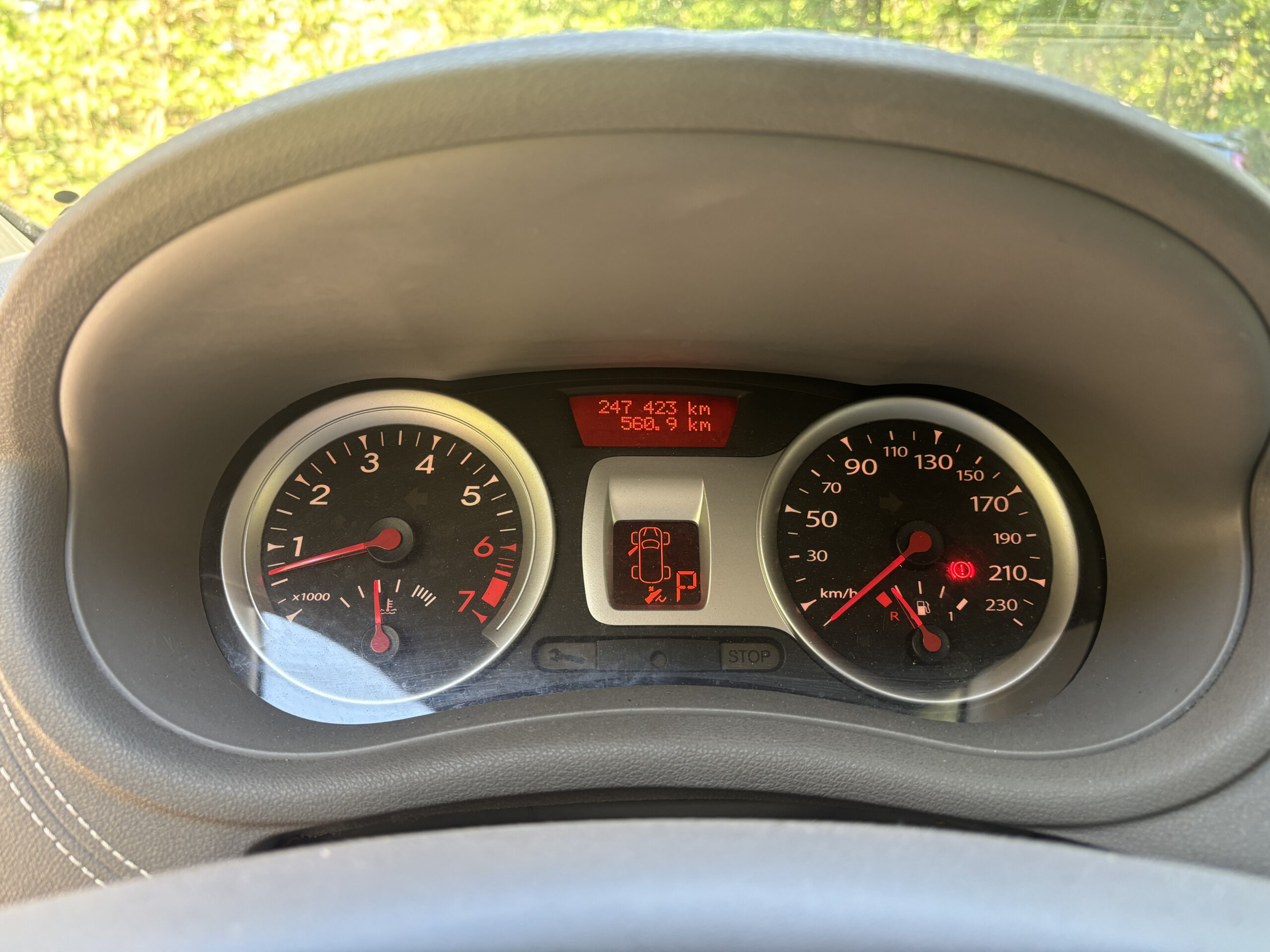 RENAULT Clio III 1.6 i 16V 11O INITIALE