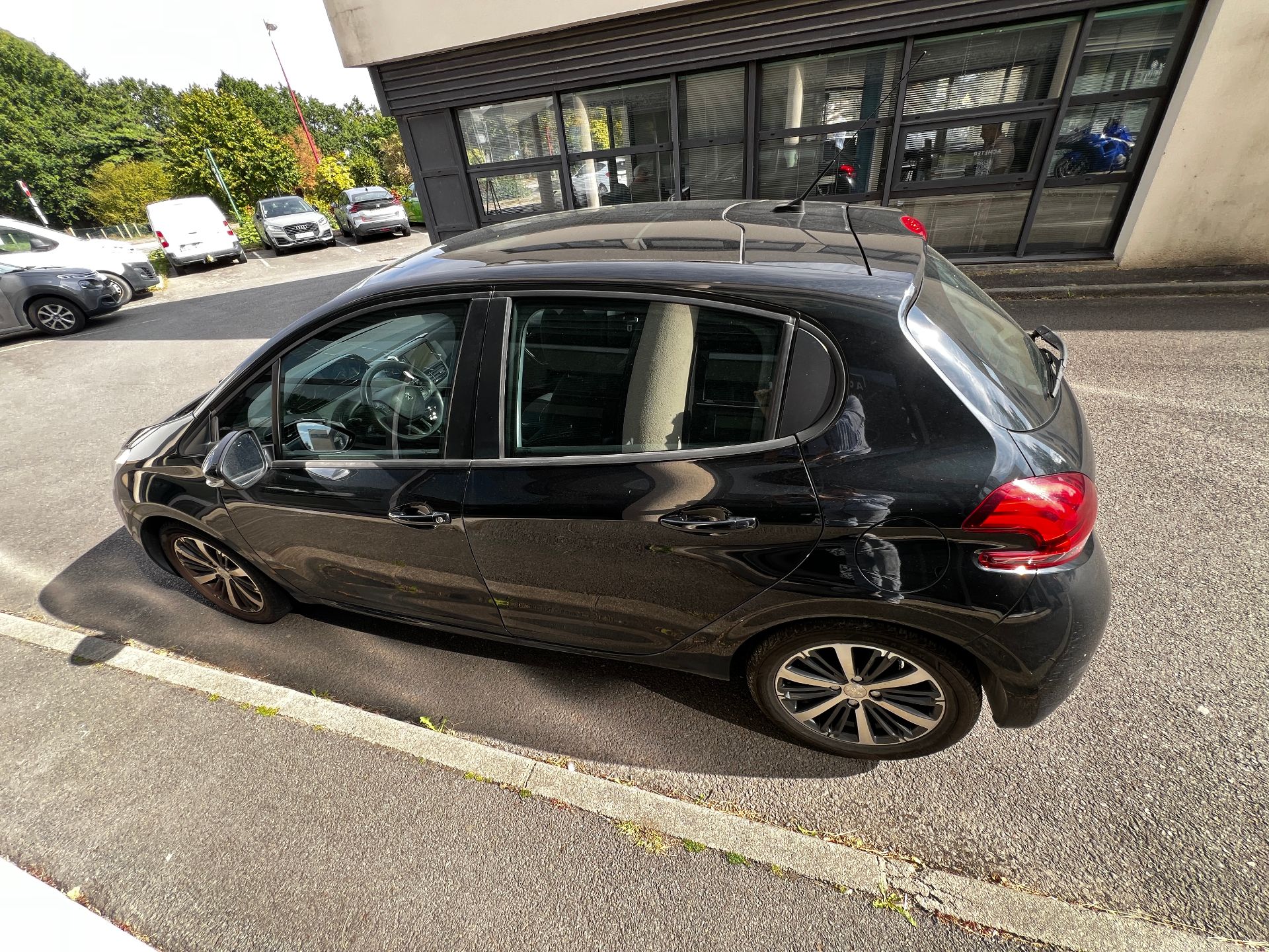 Peugeot 208 1.2 pure tech 82ch Allure