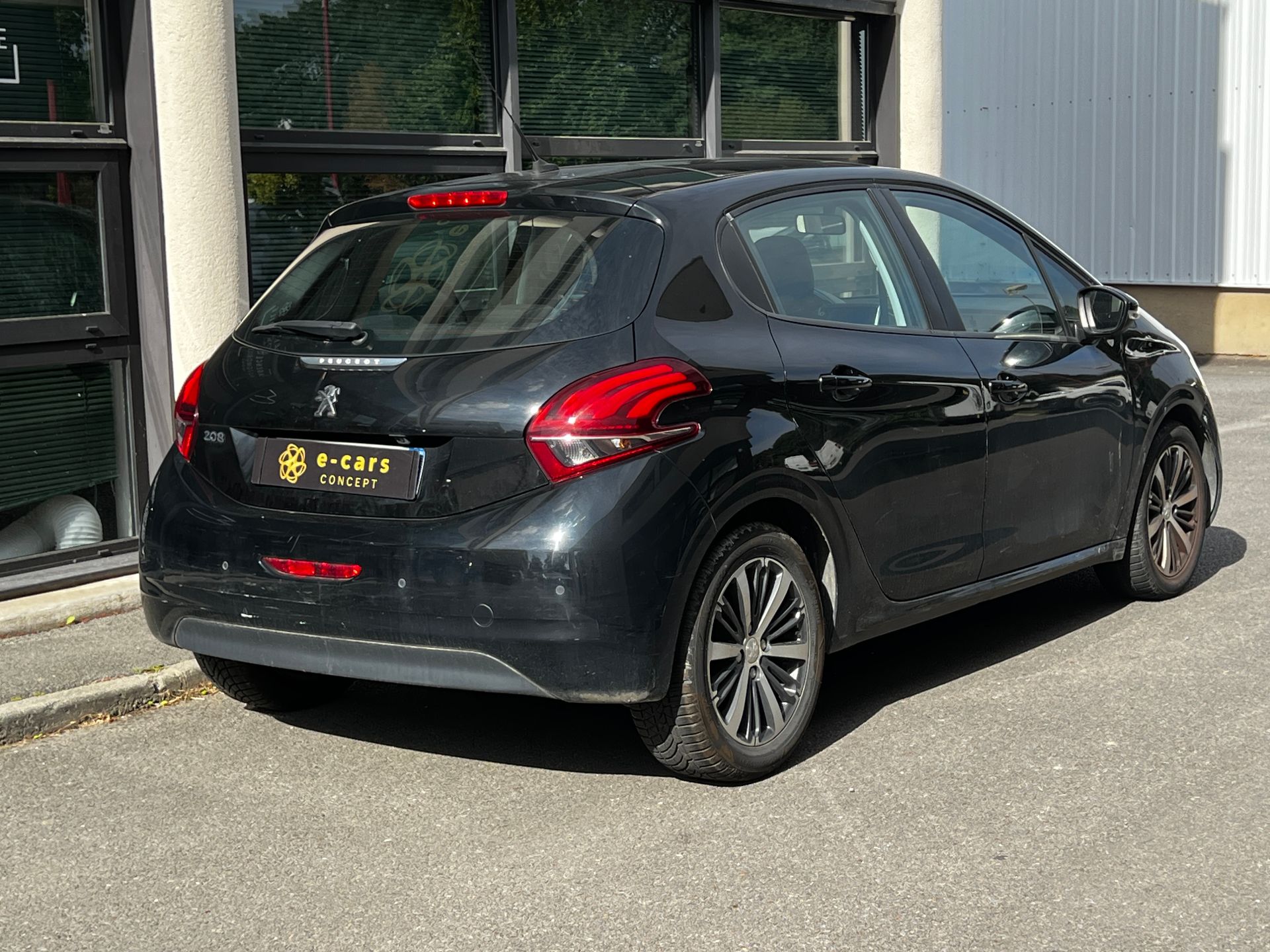 Peugeot 208 1.2 pure tech 82ch Allure