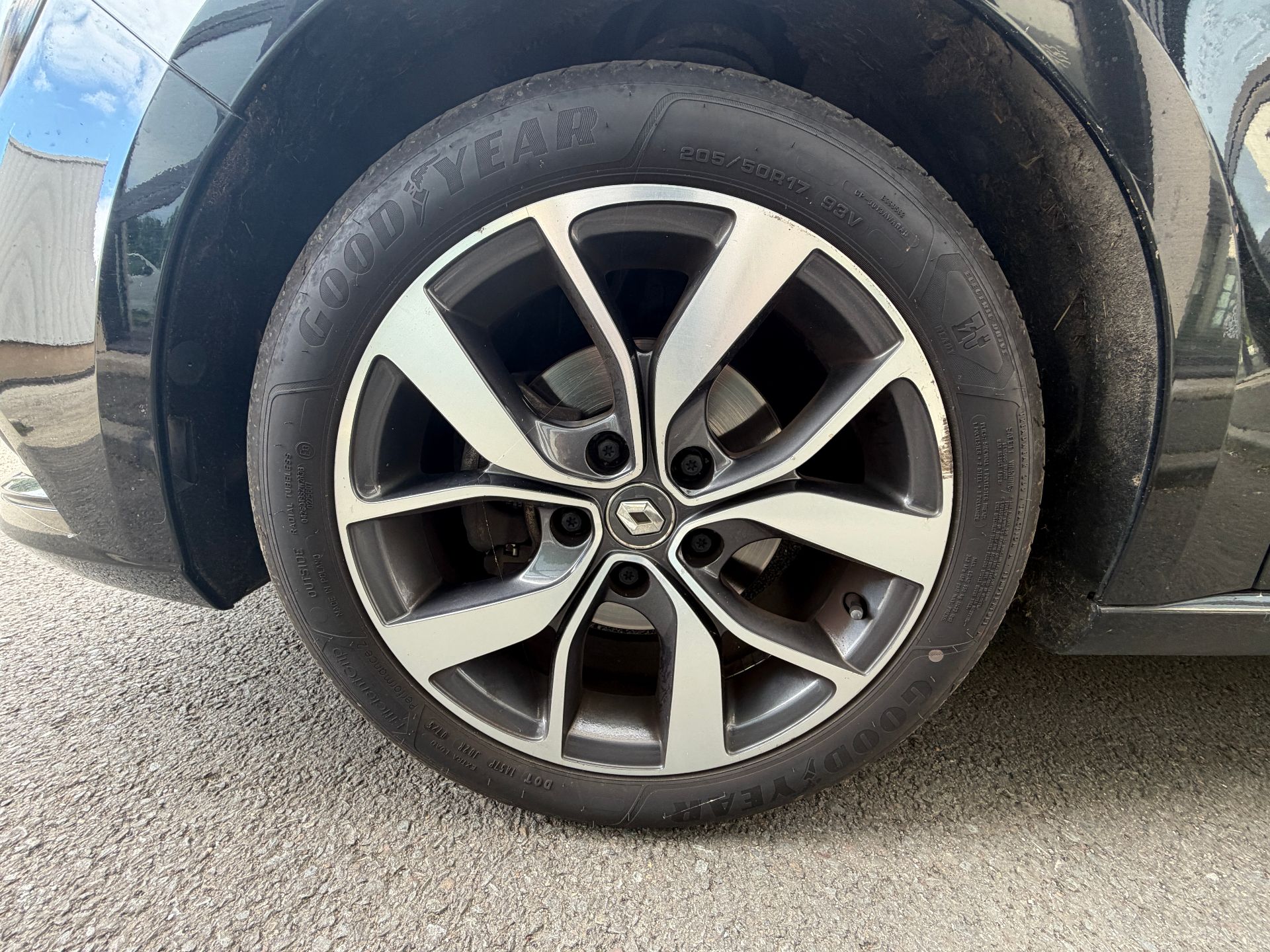 Renault Mégane “Intense Bose” – 8 490 € (Max 6890€)