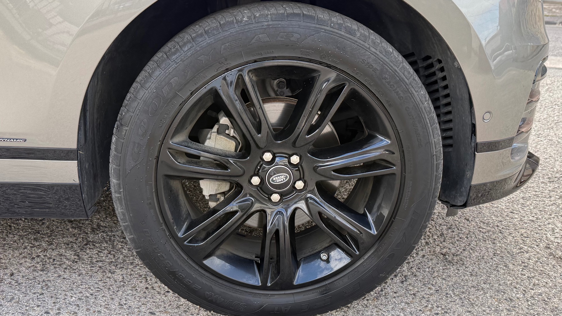 Land Rover Range Rover Velar 2.O SD4 240ch HSE R-DYNAMIC