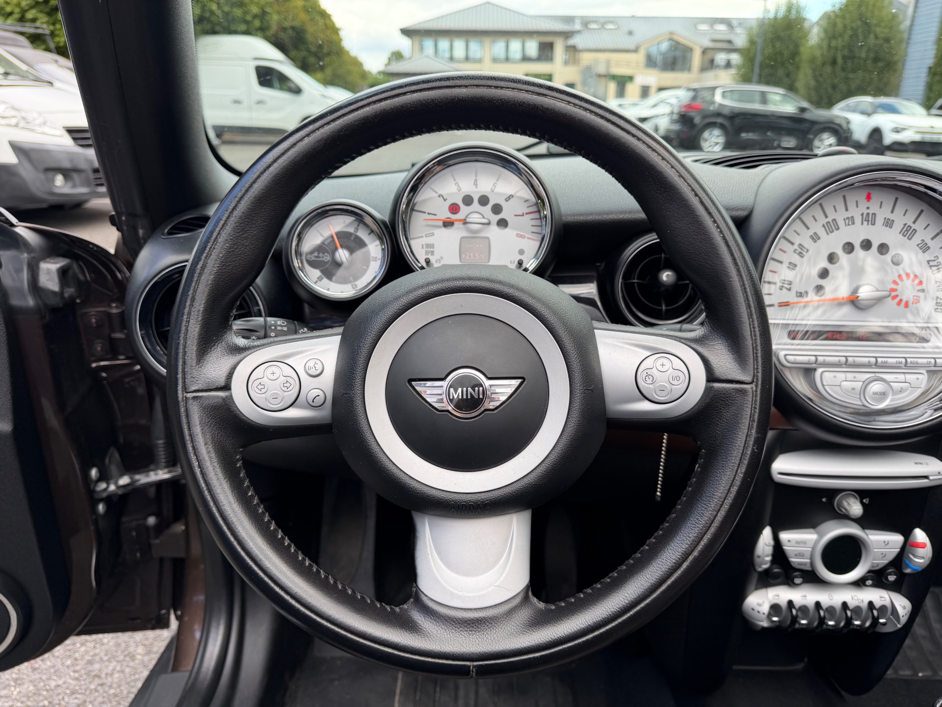 Mini Mini 2 Cabriolet Cooper 1.6 i 16V 120 cv 120ch CHILI