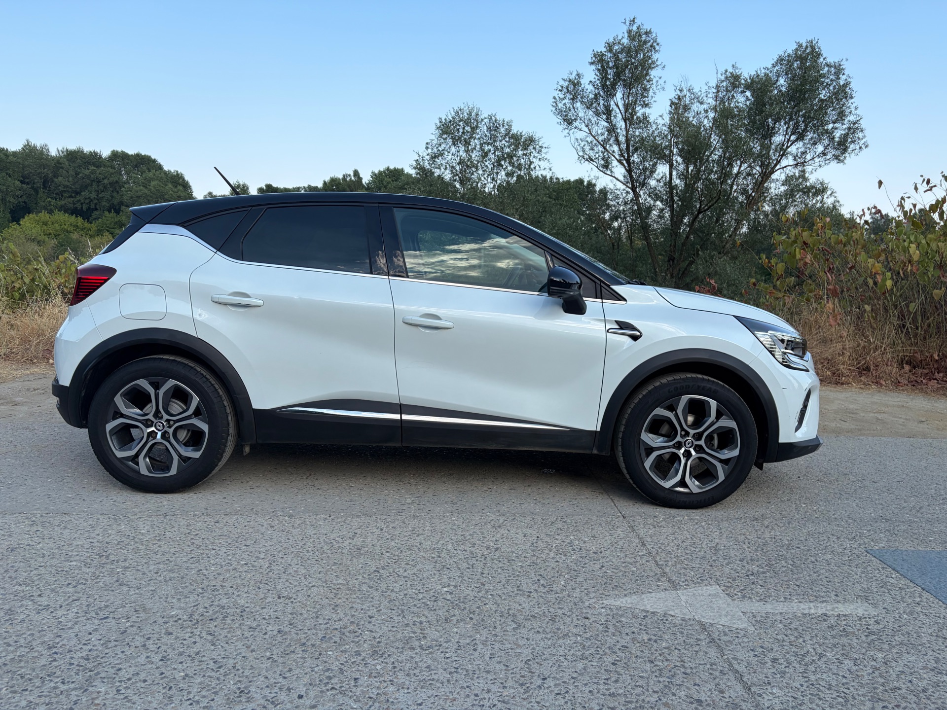 Captur blanc nacre 2022