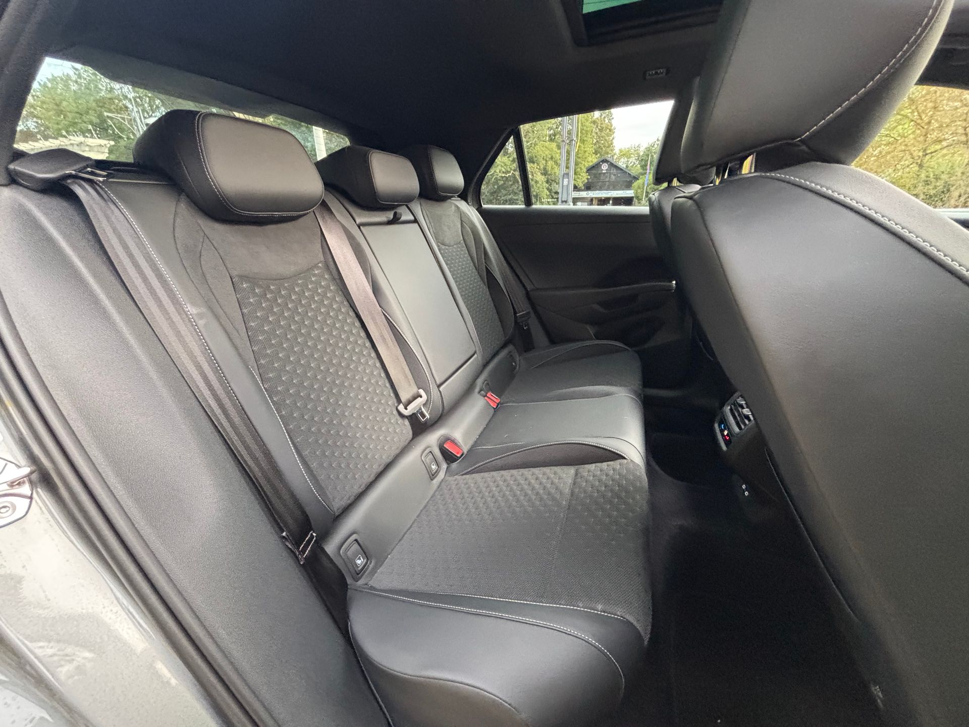 Volkswagen T-Roc 1.5 e-tsi 150ch R-line