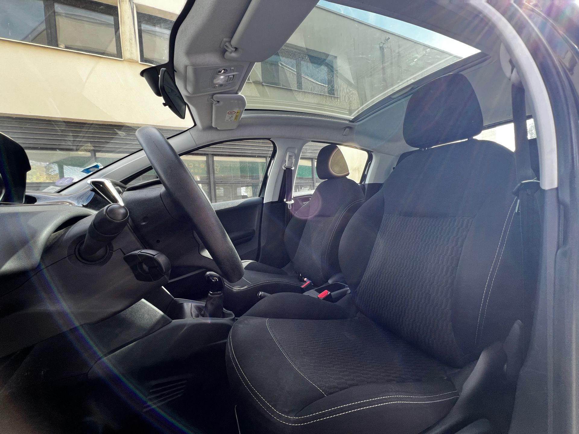 Peugeot 208 1.2 pure tech 82ch Allure