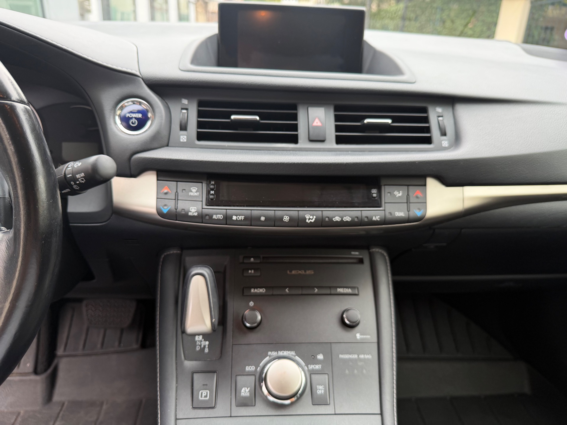 Lexus CT200h 1.8 136ch luxe
