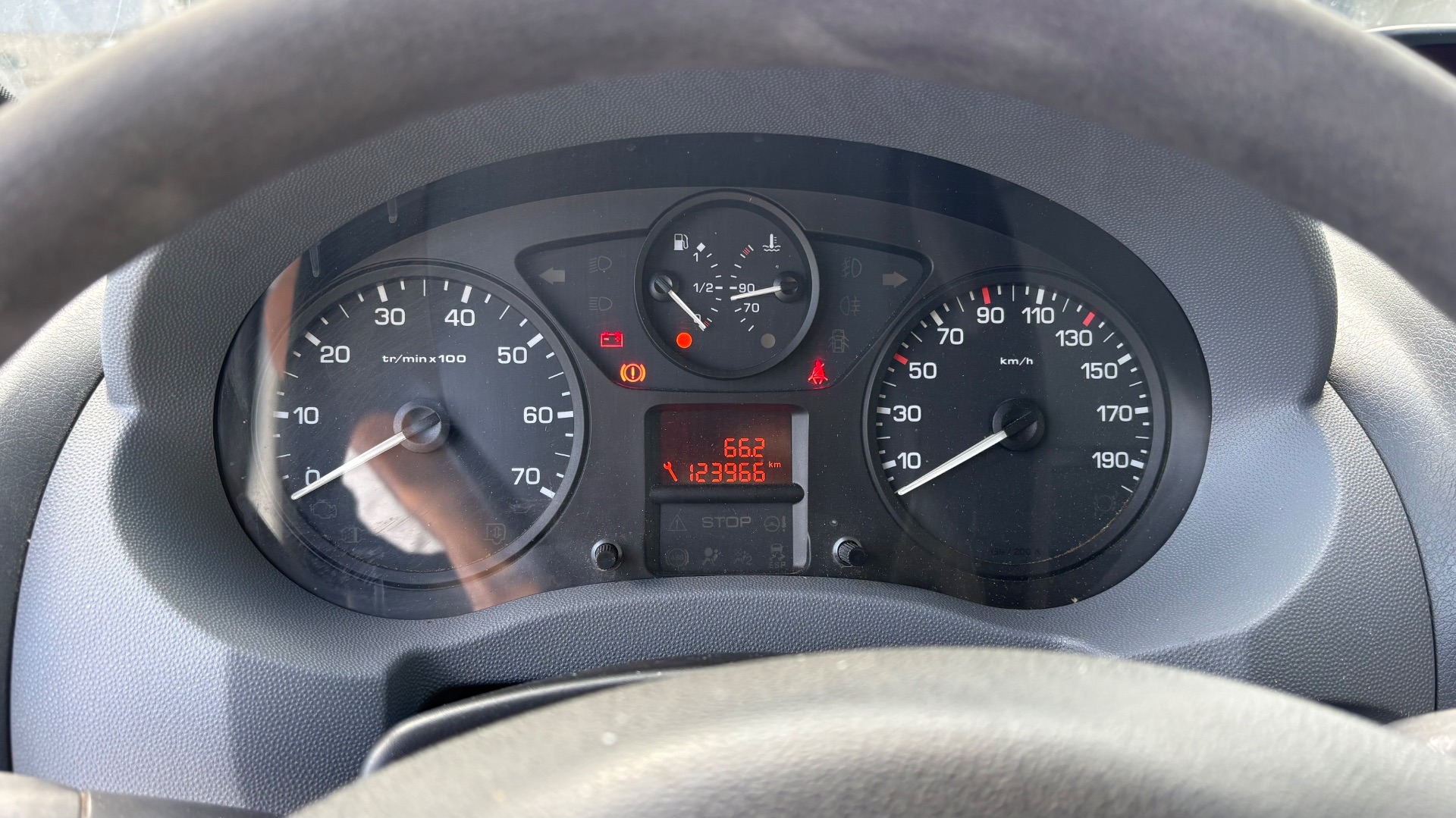 Peugeot Expert 2.0l HDI 136ch L2H1 cabine rallongé