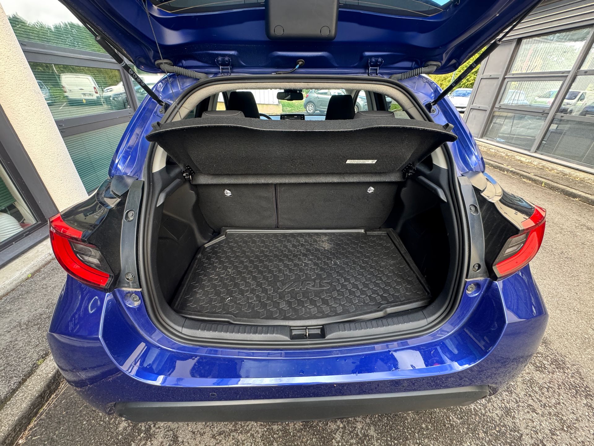 Toyota Yaris 1.5 VVTI 12V 116 HSD Hybrid E-CVT 92ch DESIGN PACK