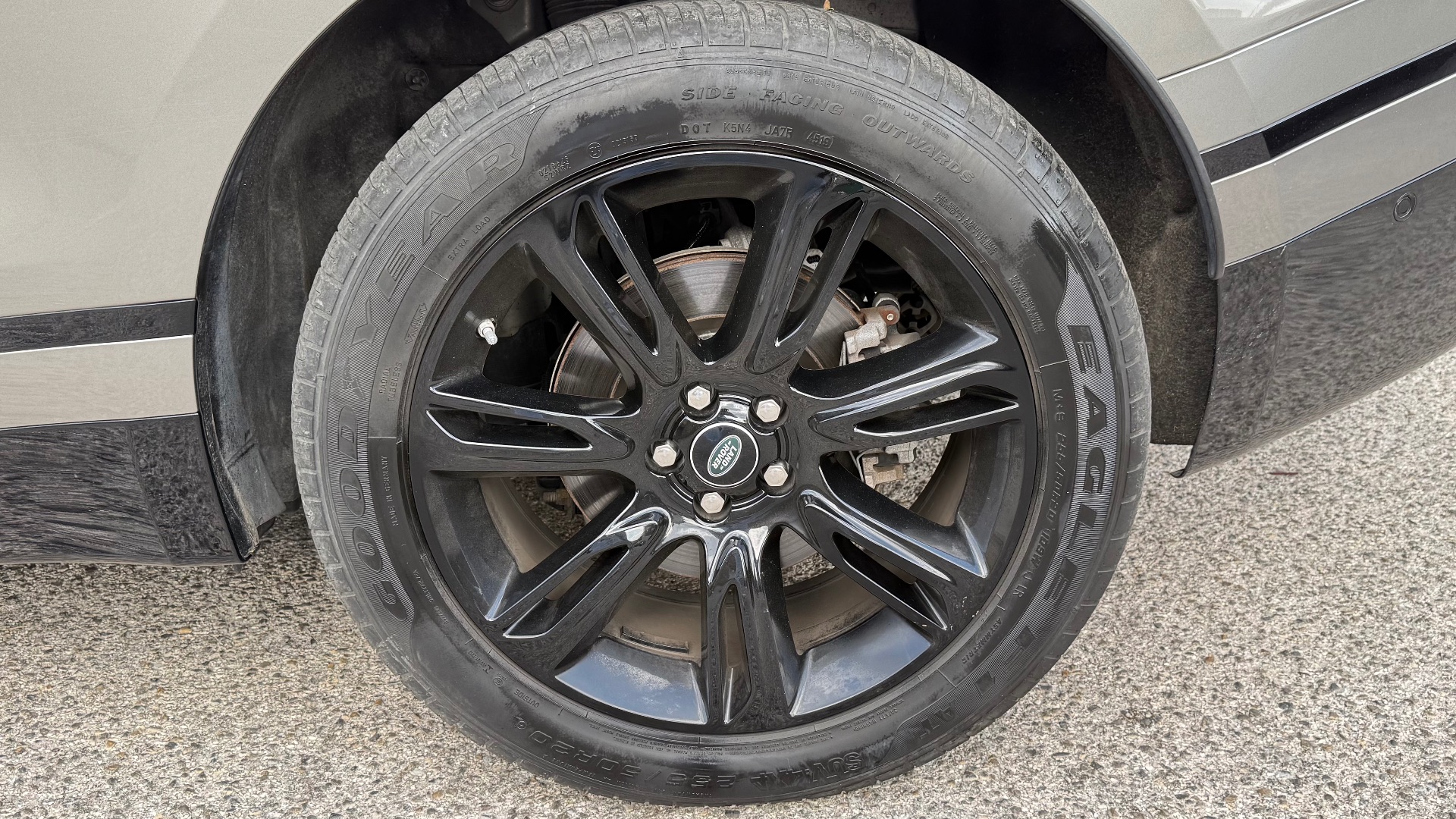 Land Rover Range Rover Velar 2.O SD4 240ch HSE R-DYNAMIC
