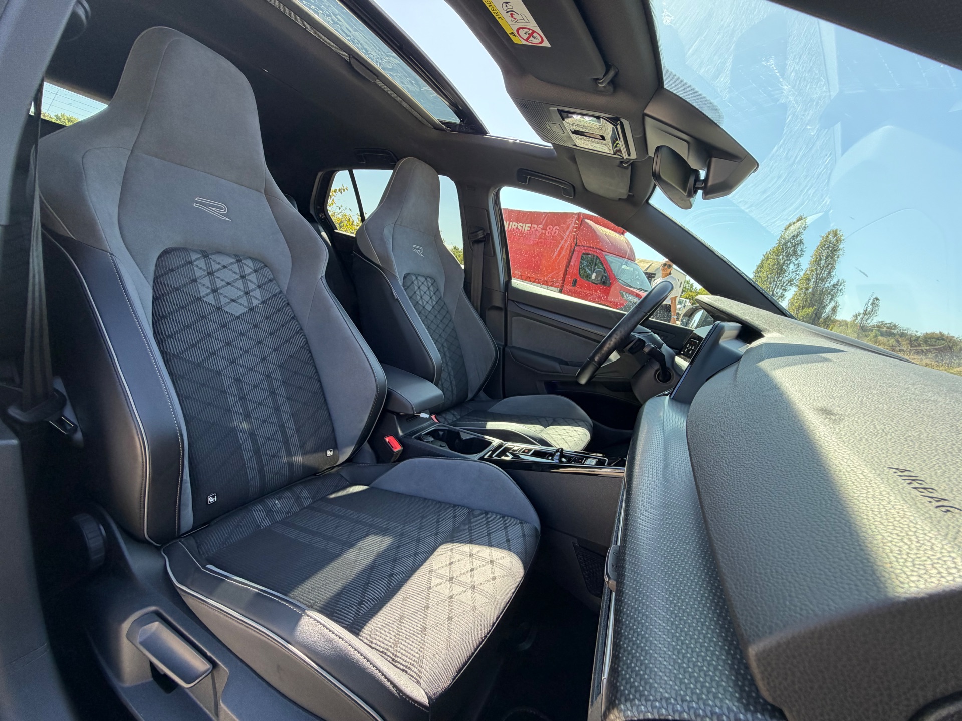 Volkswagen Golf 8 VIII 1,5tsi 150ch R line