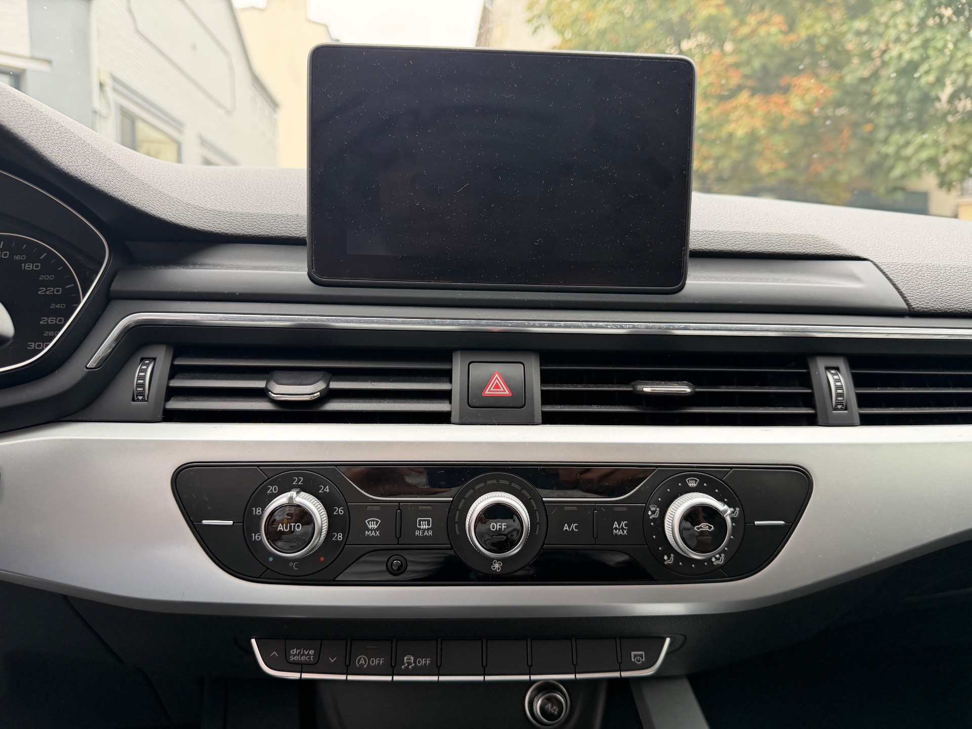 Audi A4 2.0 tdi BUSINESS LINE