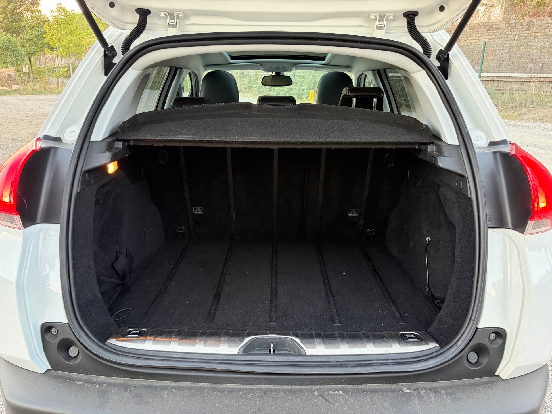 Peugeot 2008 1,6 Vti 120ch Feline Titane