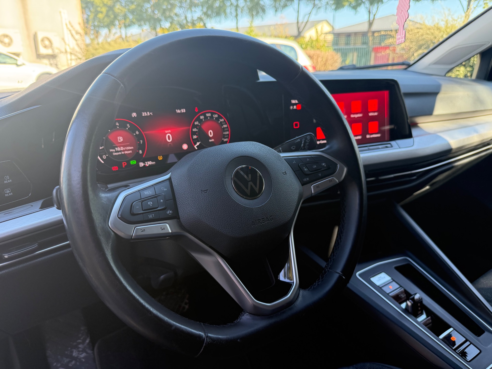 Volkswagen Golf 8 1.5 eTSI DSG7 150 ch 150ch Life Business 1st
