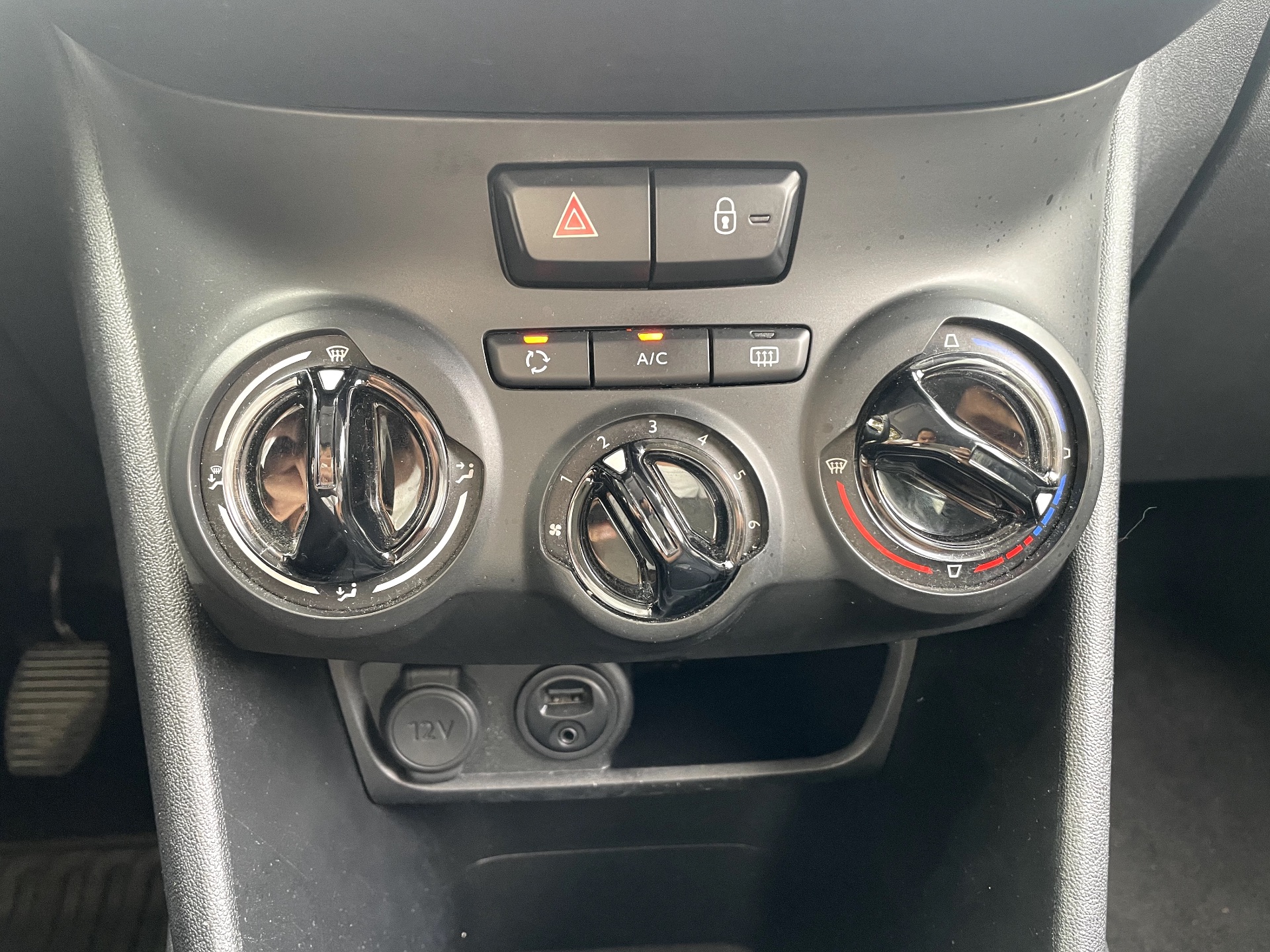 Peugeot 208 1.2 vti 82ch style