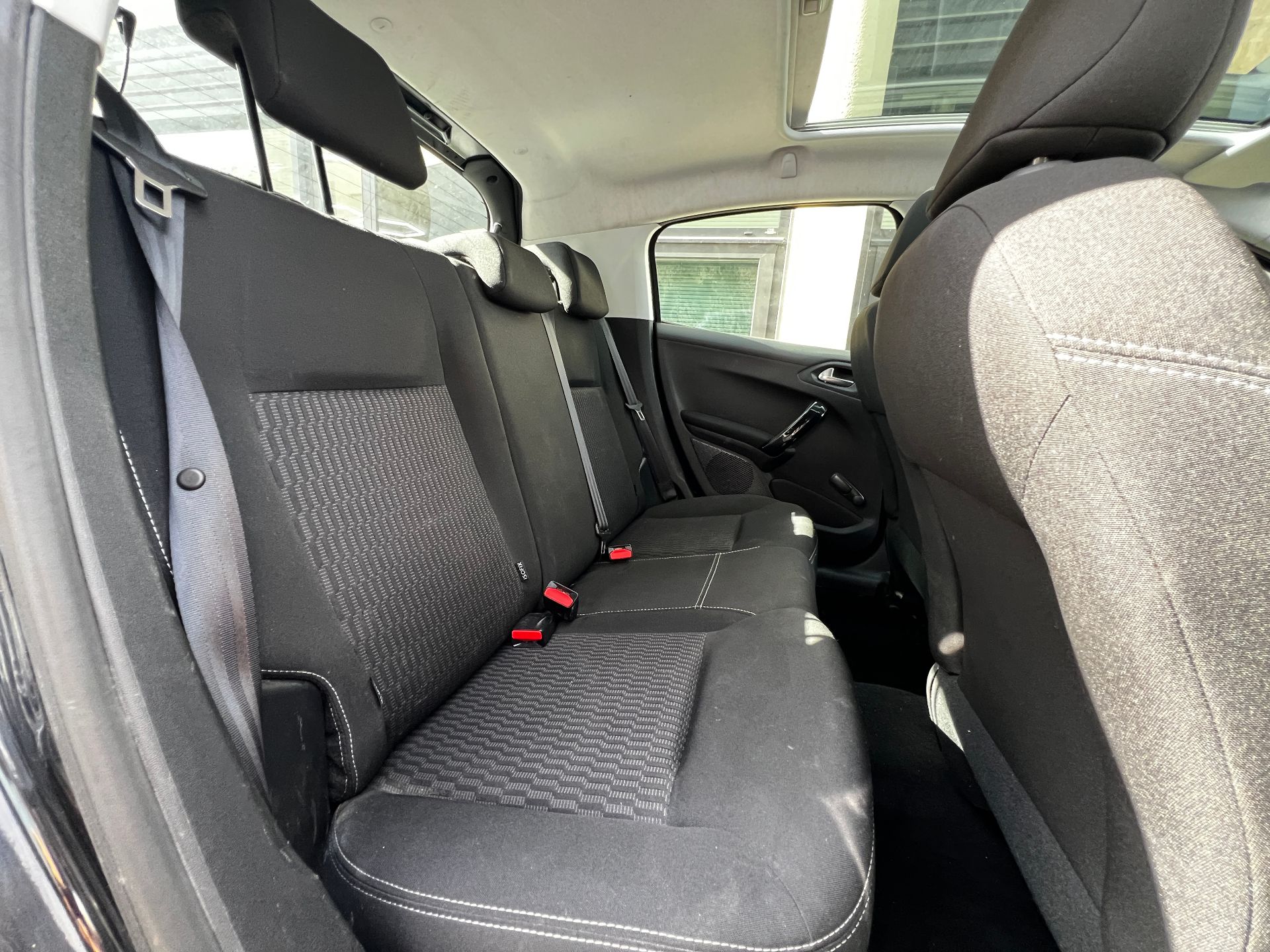 Peugeot 208 1.2 pure tech 82ch Allure