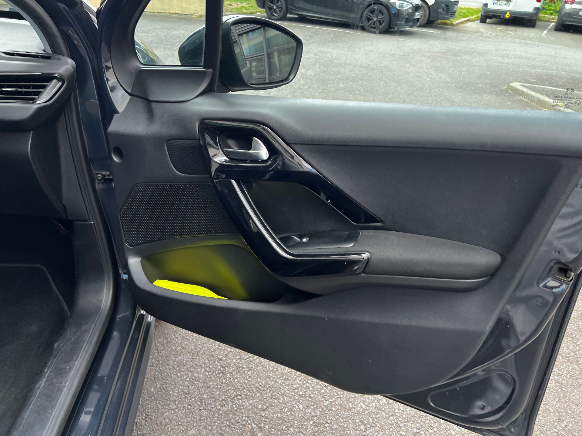 Peugoet 208 1.2 Pure tech 82ch ACTIVE