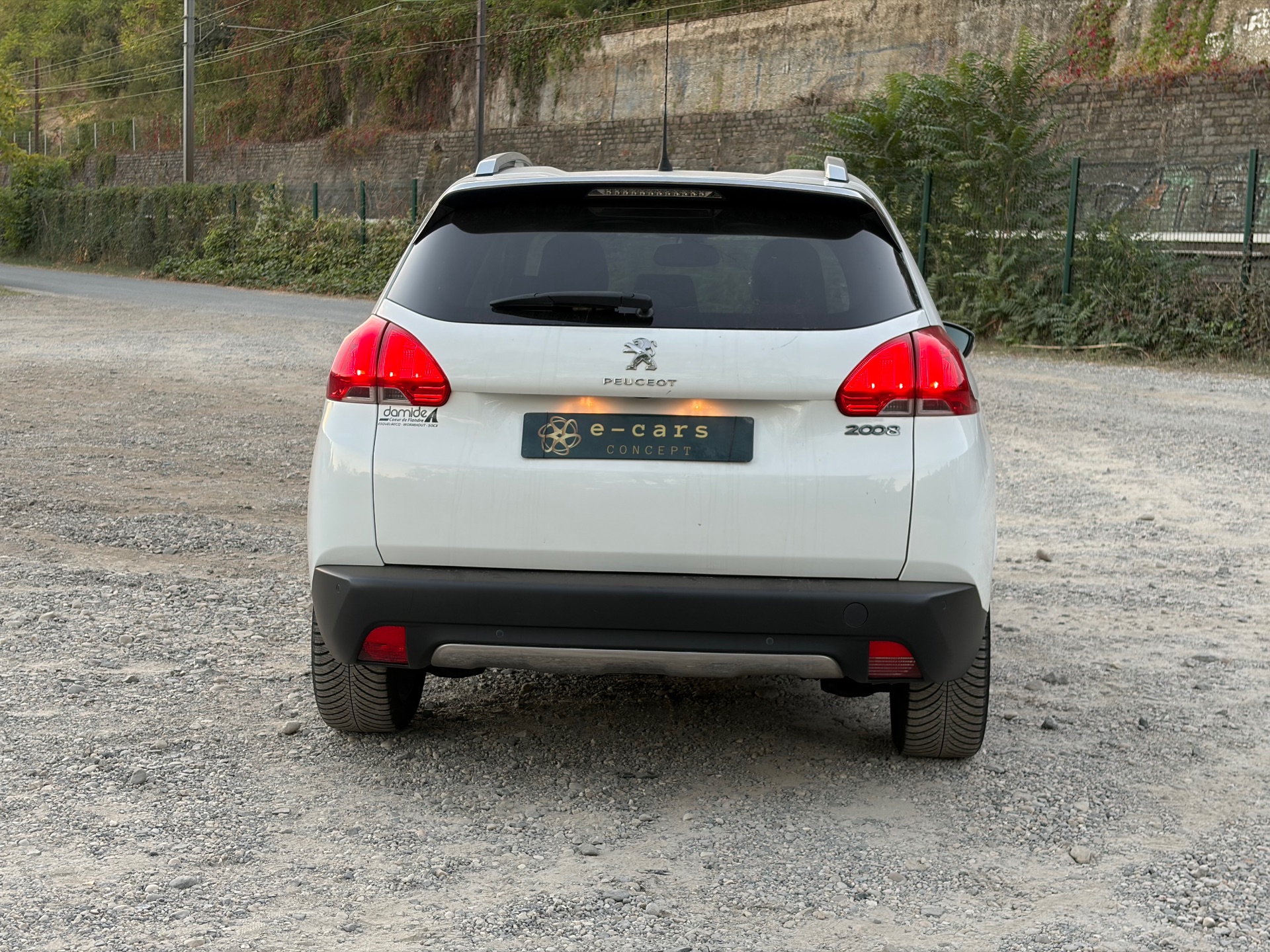 Peugeot 2008 1,6 Vti 120ch Feline Titane