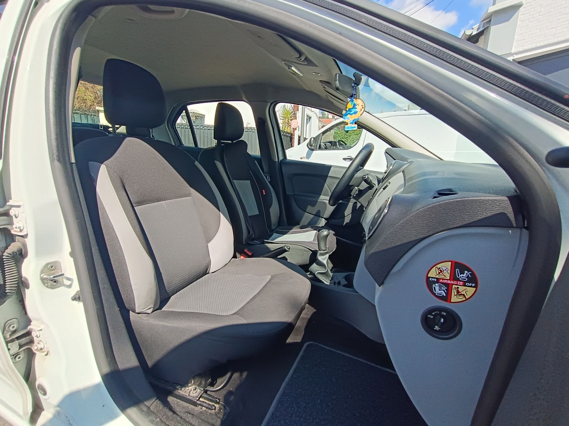 Dacia Logan 1.2i 75ch