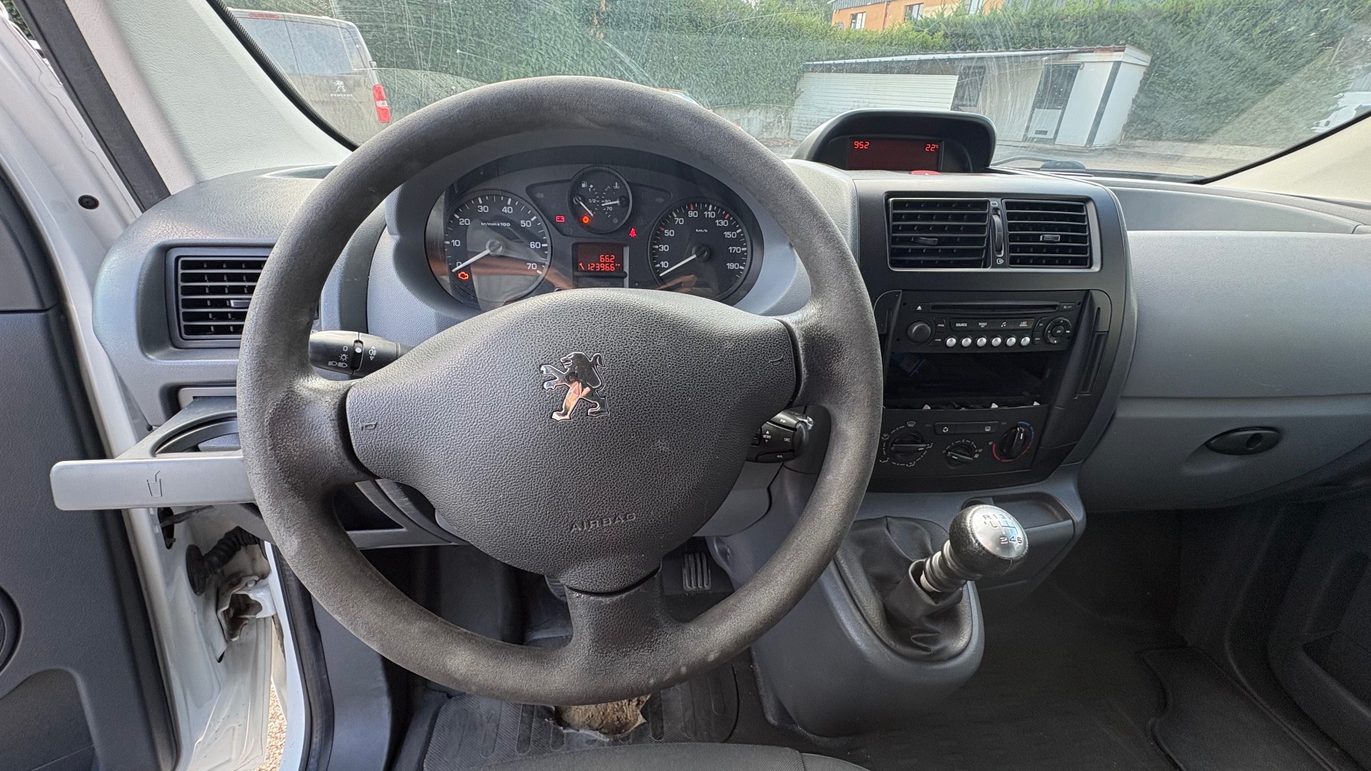 Peugeot Expert 2.0l HDI 136ch L2H1 cabine rallongé