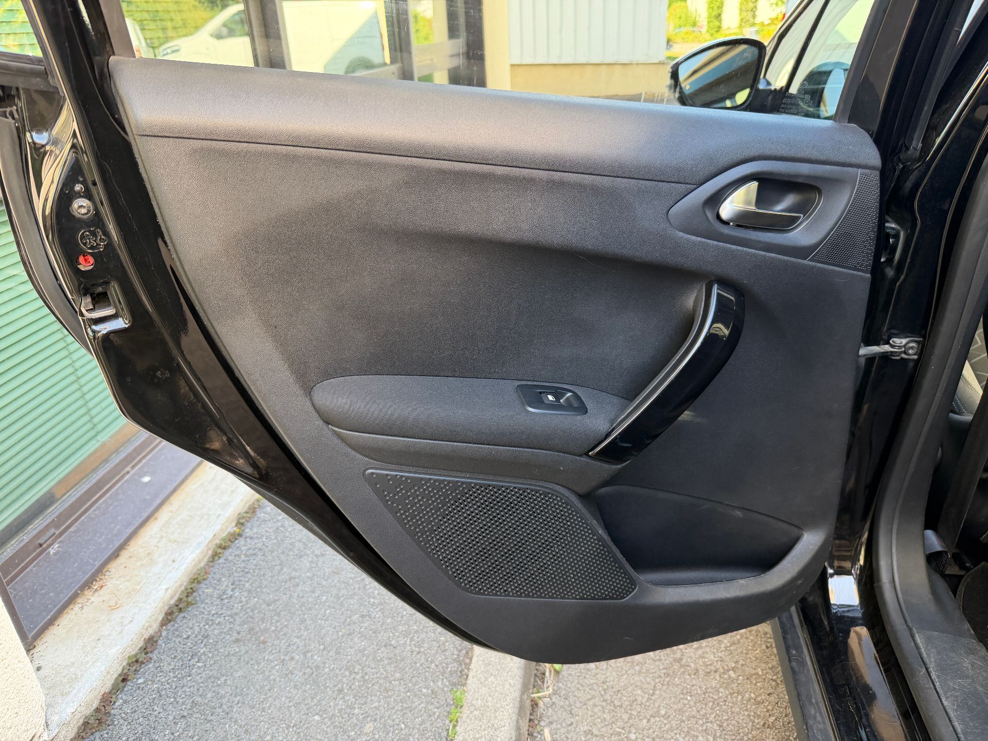 Peugeot 2008 1.2 VTI 82ch SIGNATURE