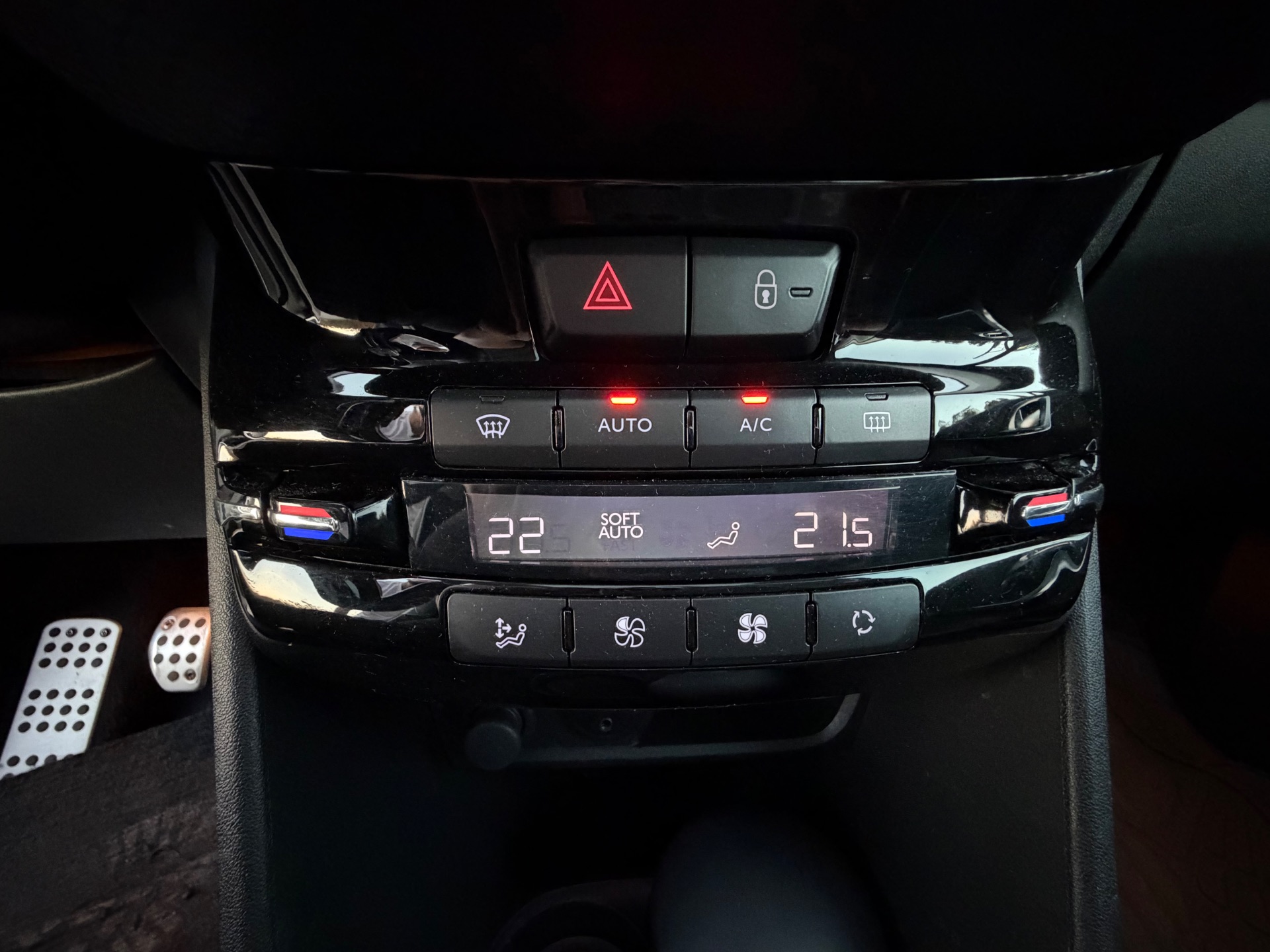 Peugeot 2008 1,6 Vti 120ch Feline Titane
