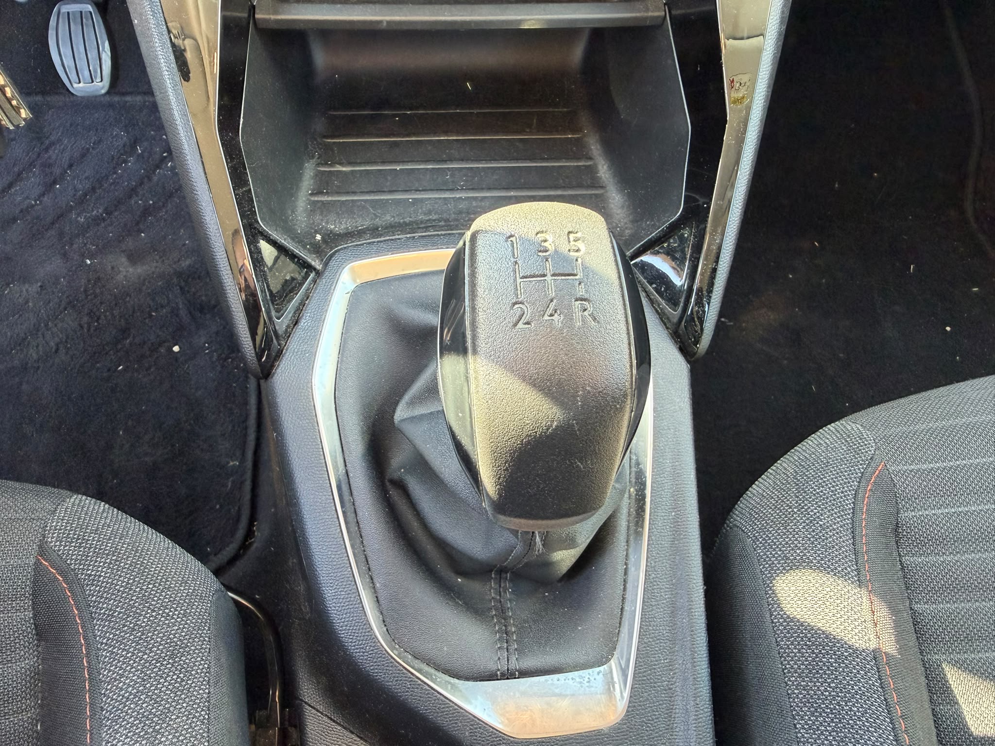 Peugeot 208 1,2 Puretech 75ch buisness