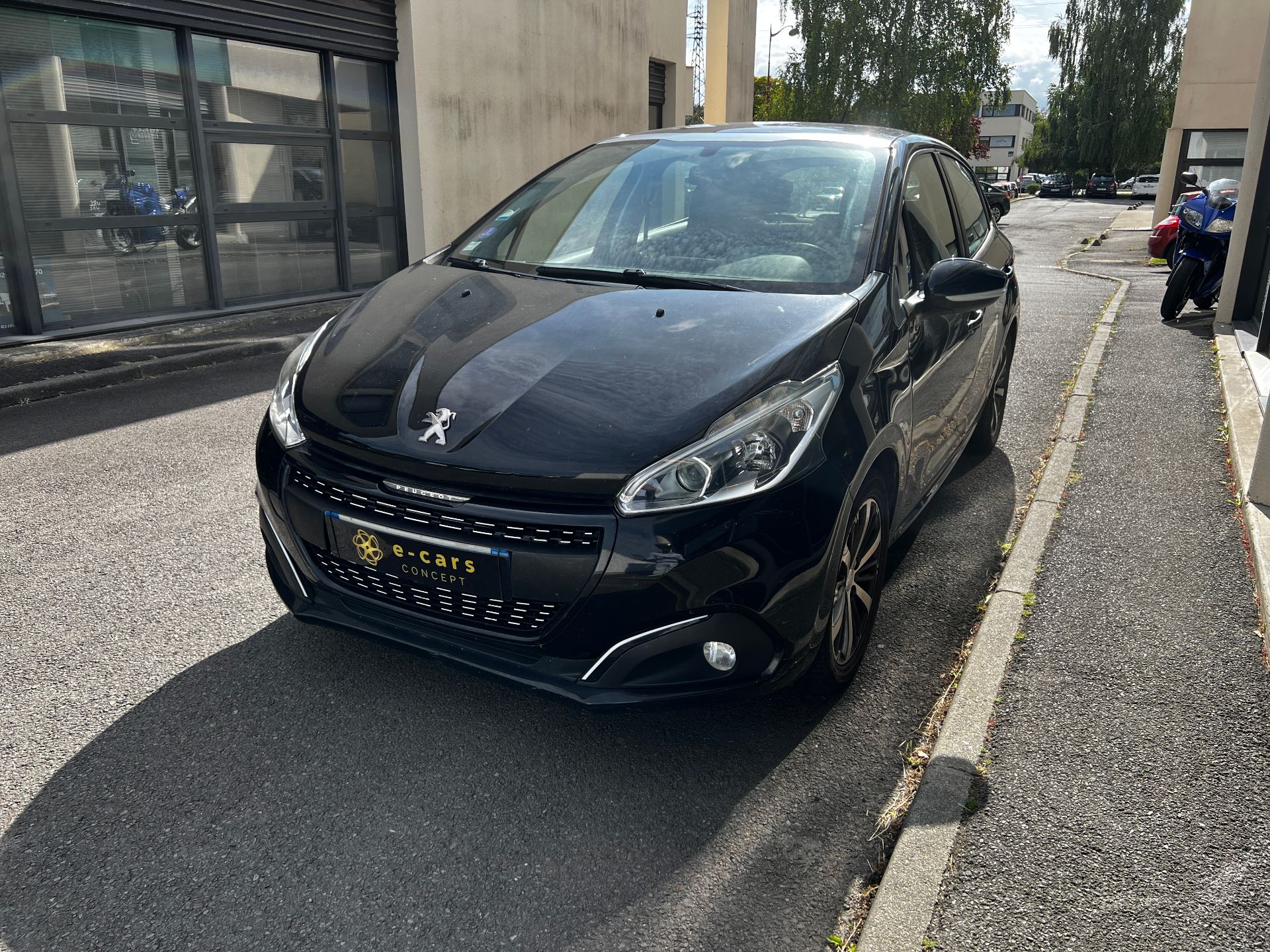 Peugeot 208 1.2 pure tech 82ch Allure
