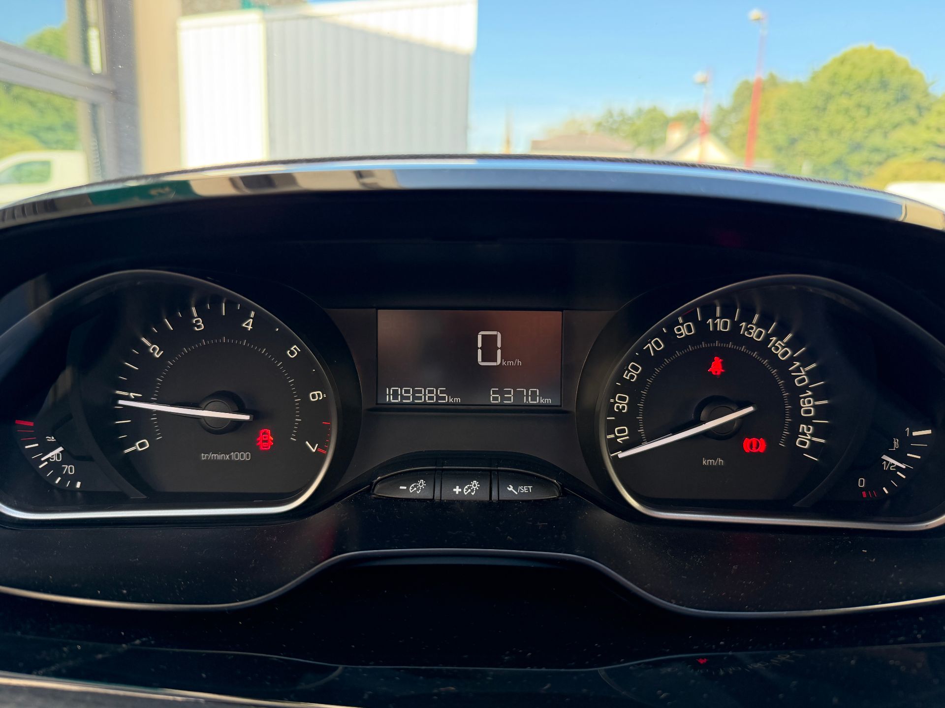 Peugeot 2008 1.2 VTI 82ch SIGNATURE