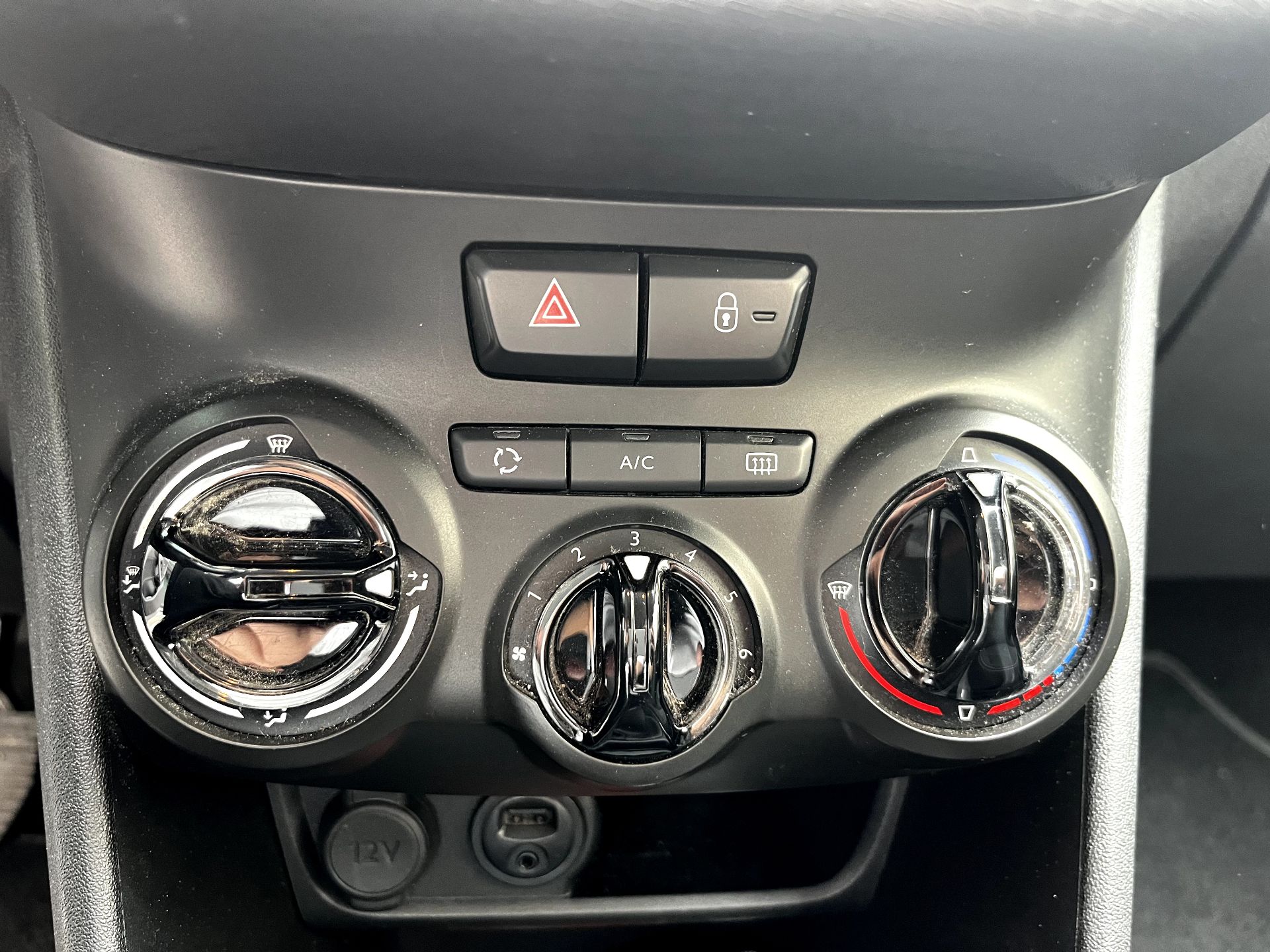 Peugeot 2008 1.6 BLUEHDI 75ch ACTIVE