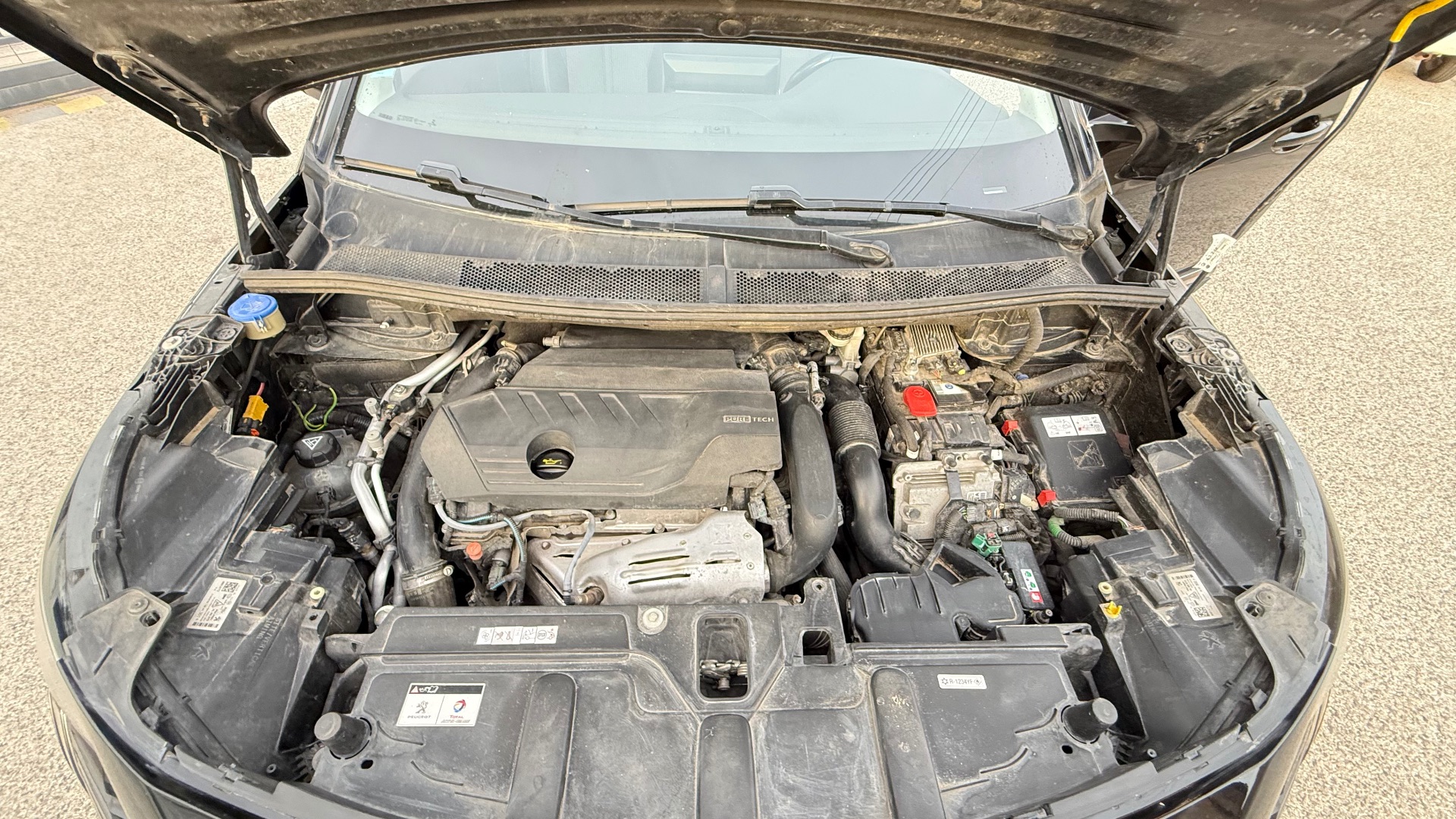 Peugeot 3008 1.6 HYBRID RECHARGEABLE e-EAT8 225ch ALLURE