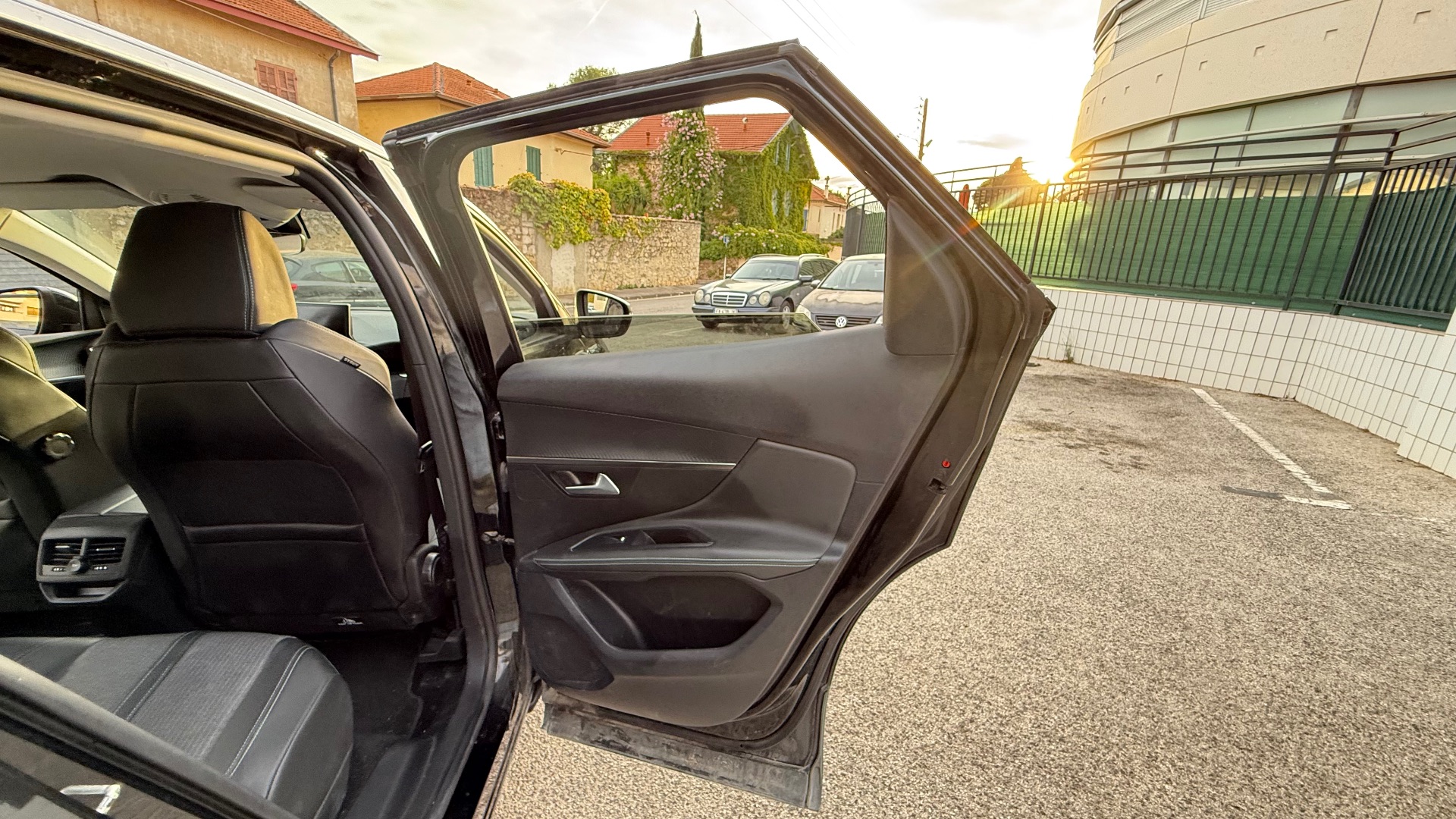 Peugeot 3008 1.6 HYBRID RECHARGEABLE e-EAT8 225ch ALLURE