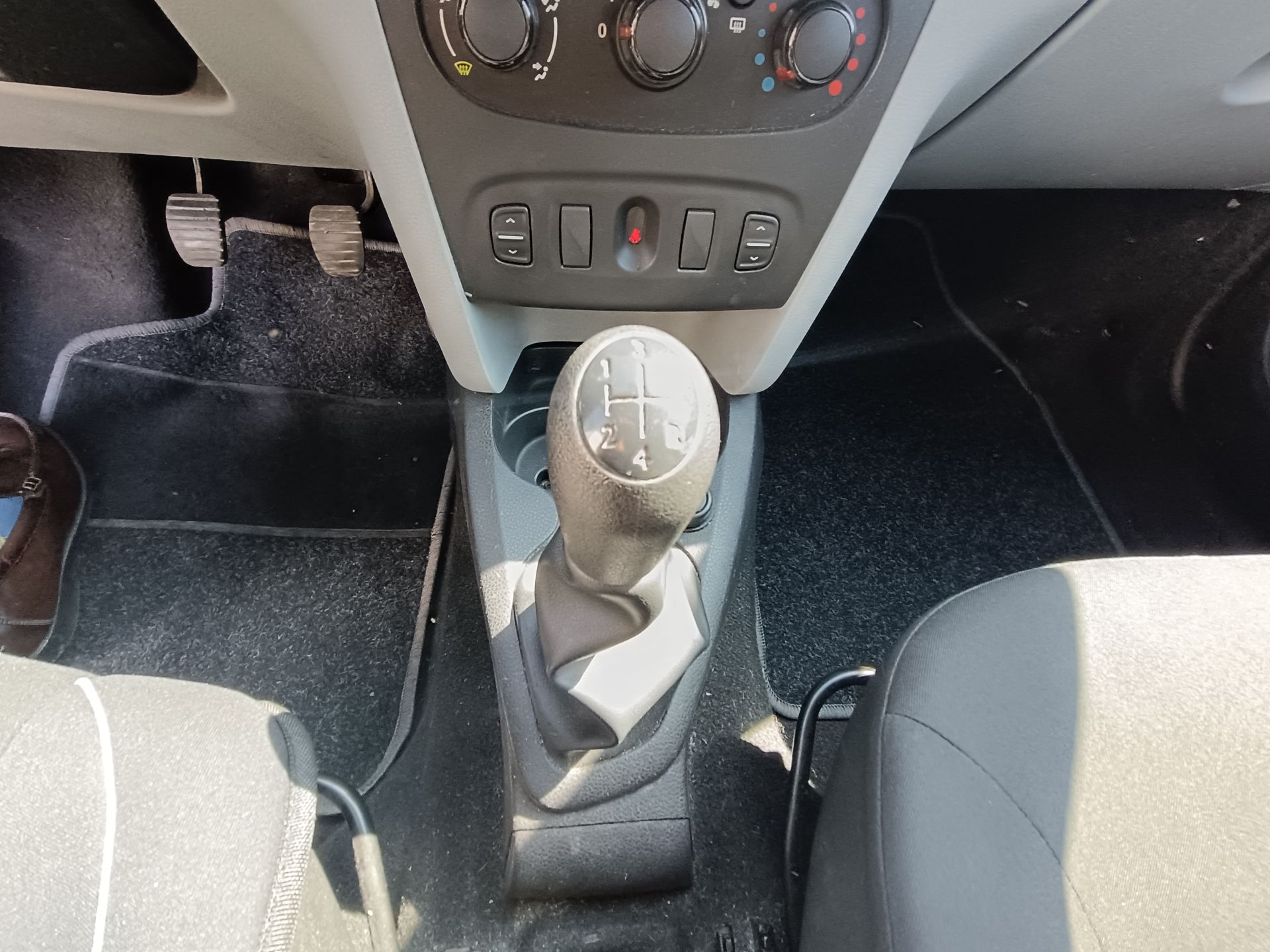 Dacia Logan 1.2i 75ch