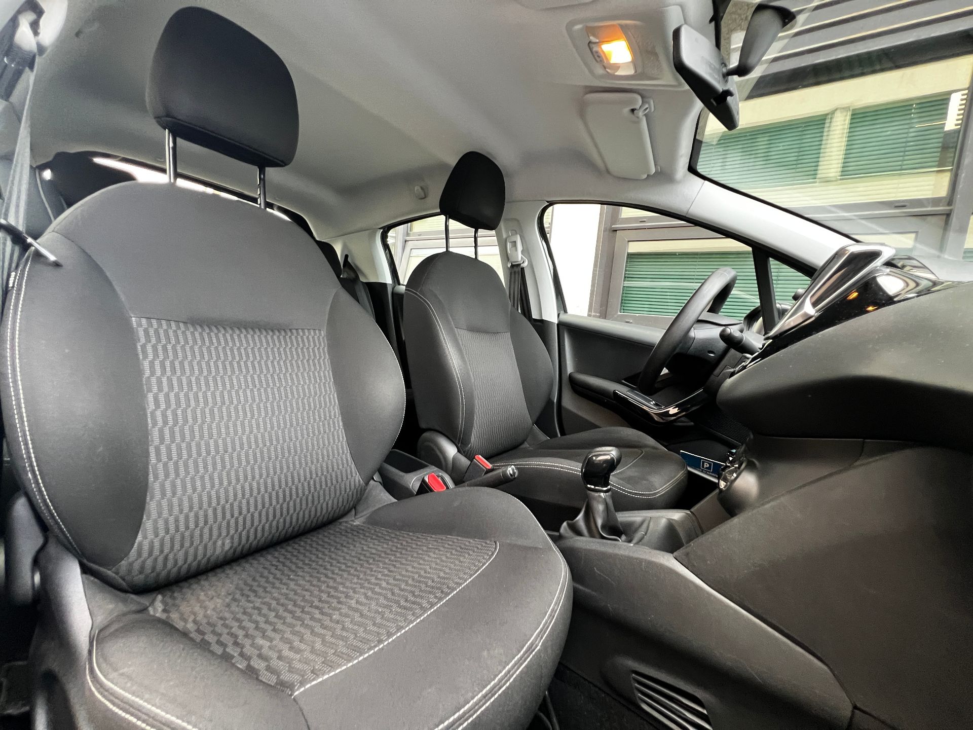 Peugoet 208 1.2 Pure tech 82ch ACTIVE