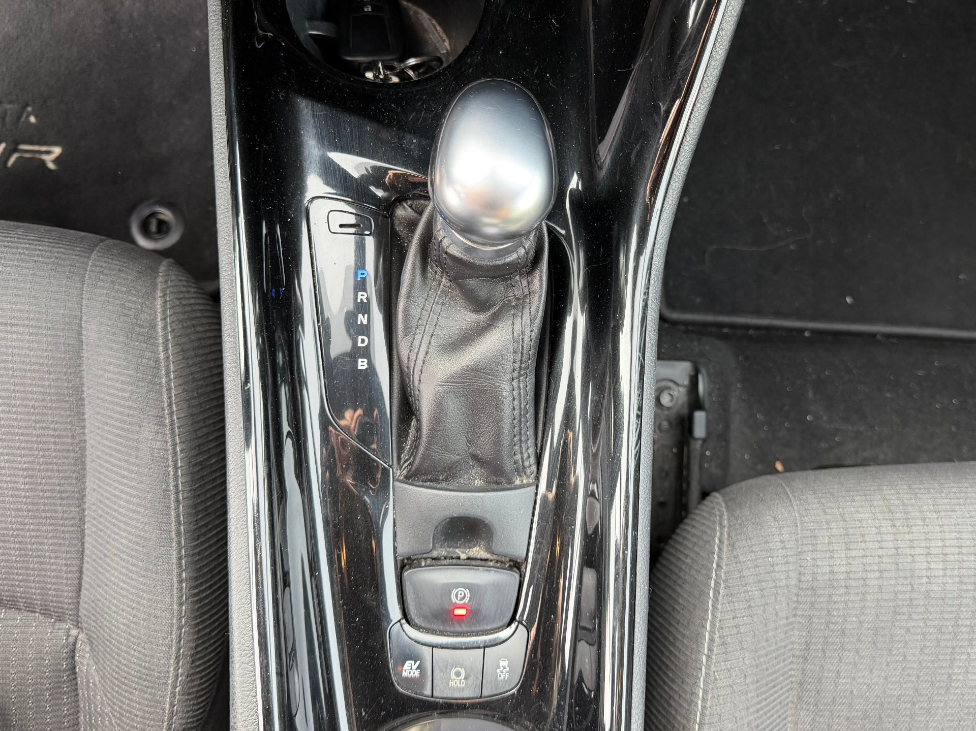 Toyota C-HR HYBRID