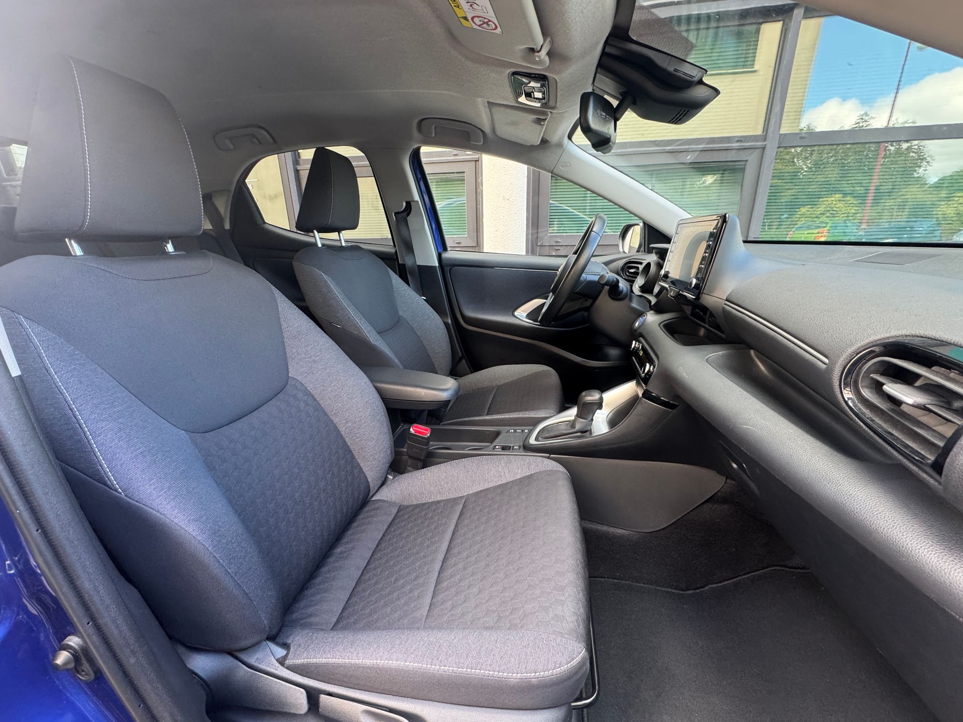 Toyota Yaris 1.5 VVTI 12V 116 HSD Hybrid E-CVT 92ch DESIGN PACK