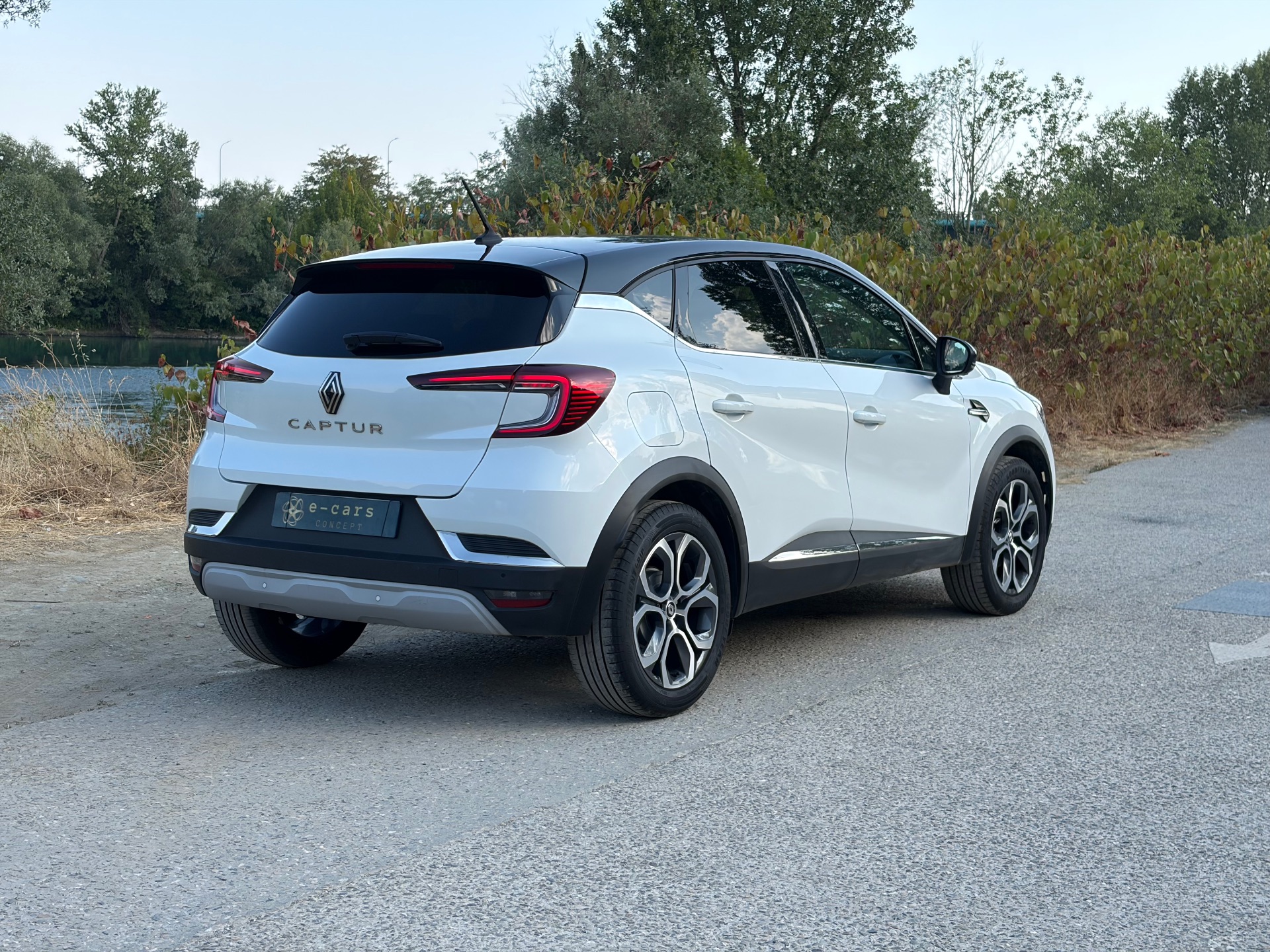 Captur blanc nacre 2022