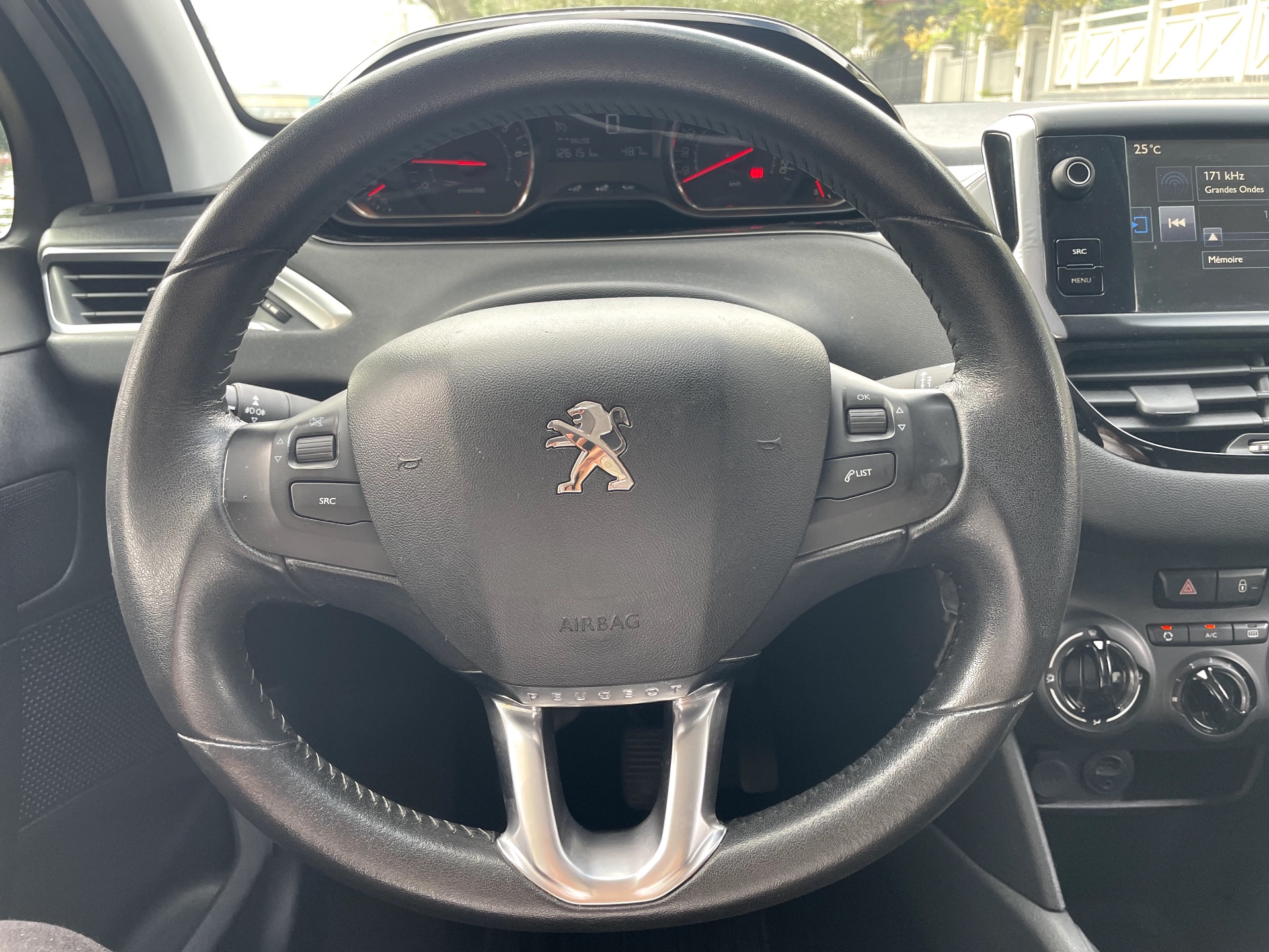 Peugeot 208 1.2 vti 82ch style