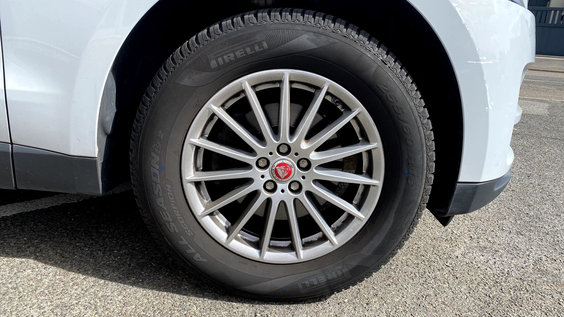 Jaguar F-Pace 2.0D 180ch Pure 4×4