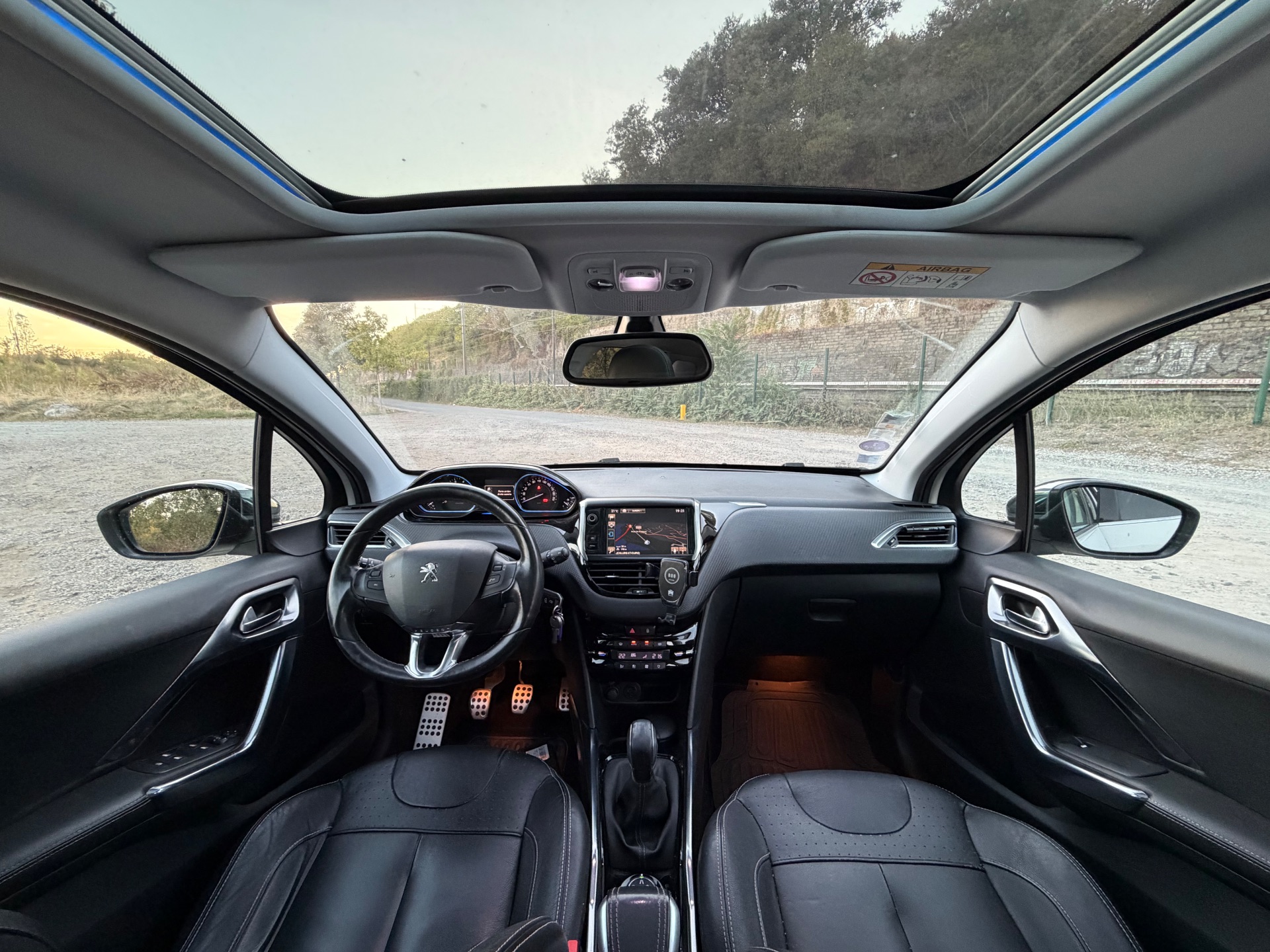 Peugeot 2008 1,6 Vti 120ch Feline Titane