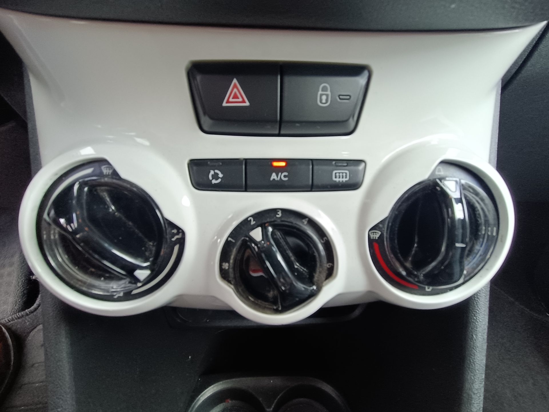 Peugeot 208 1.2 VTI 68ch Like